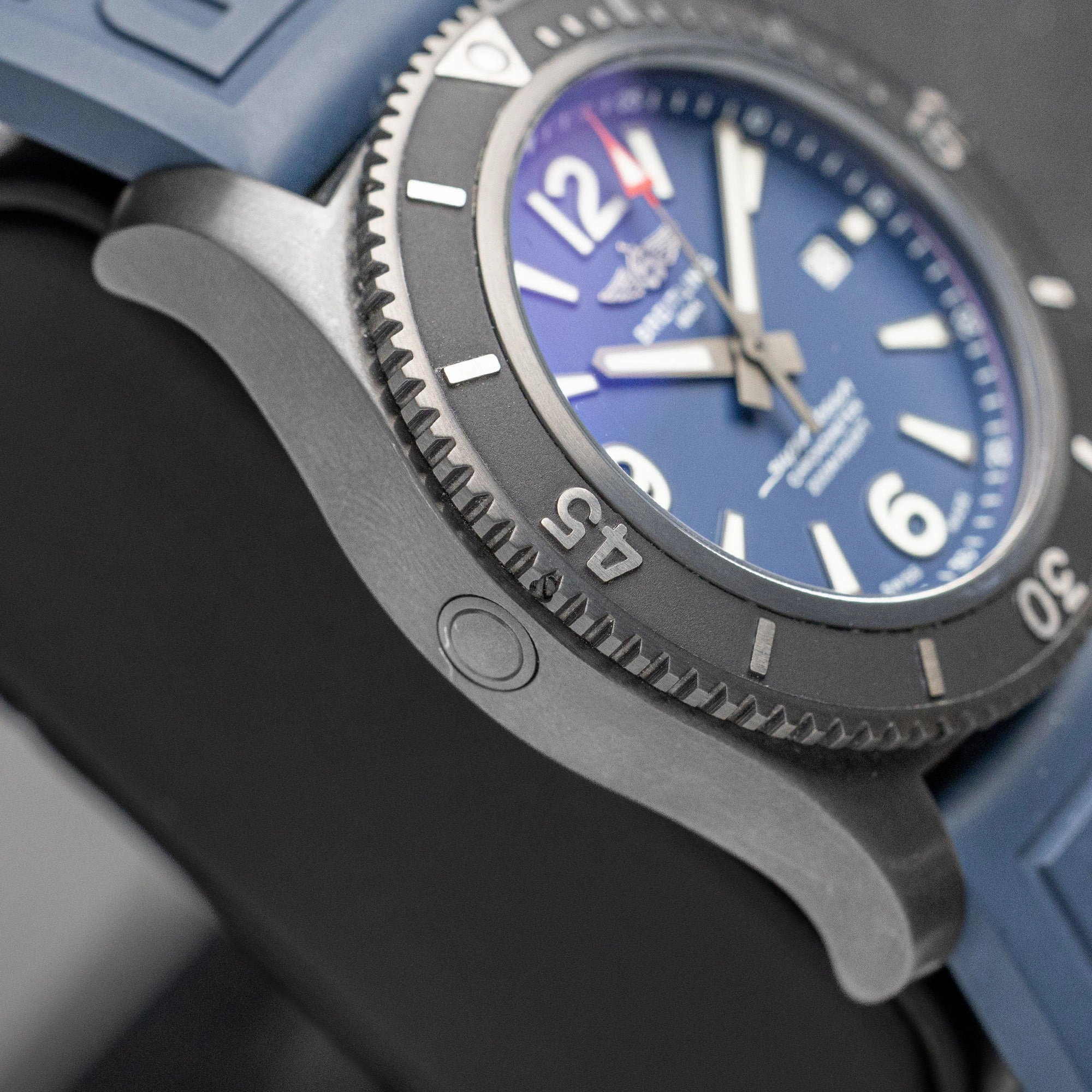 Breitling Superocean M17368