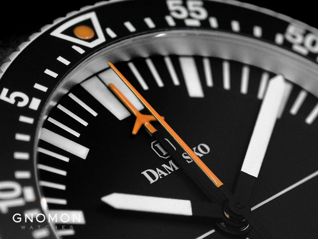 DC82 Orange - Central Minutes Chrono