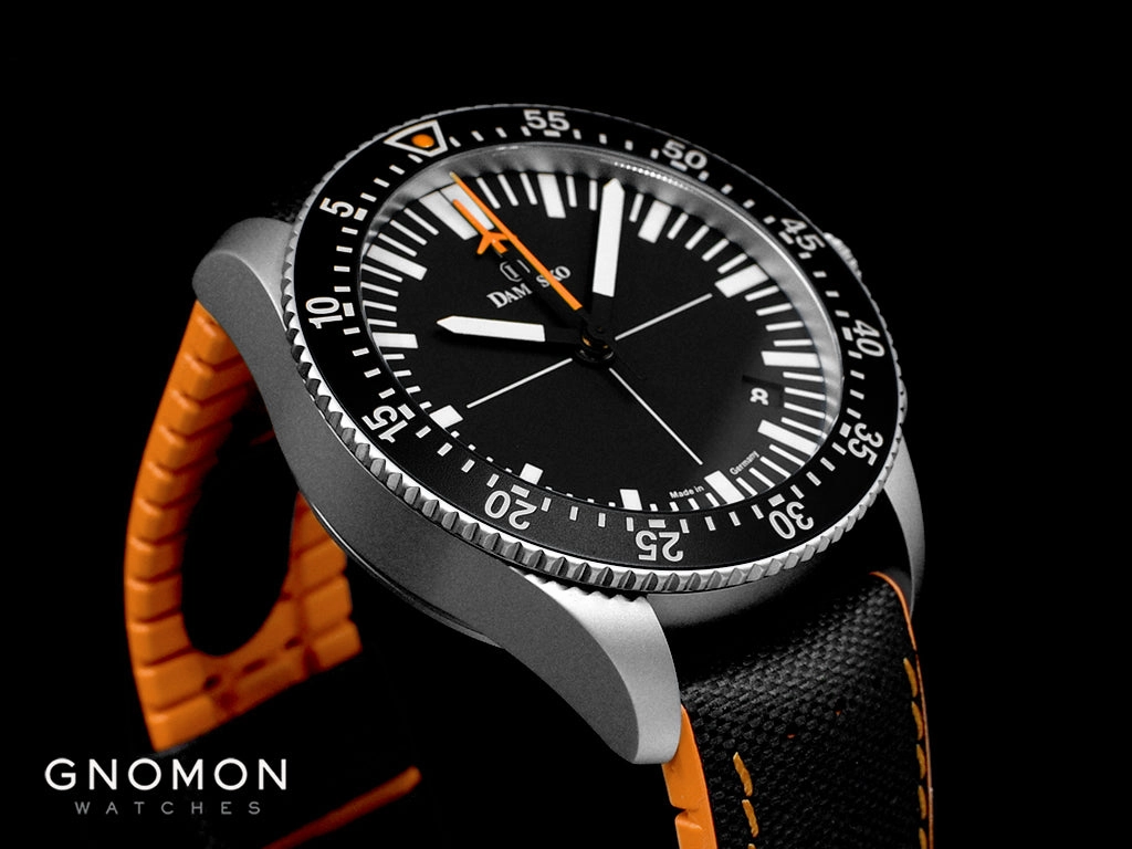 DC82 Orange - Central Minutes Chrono
