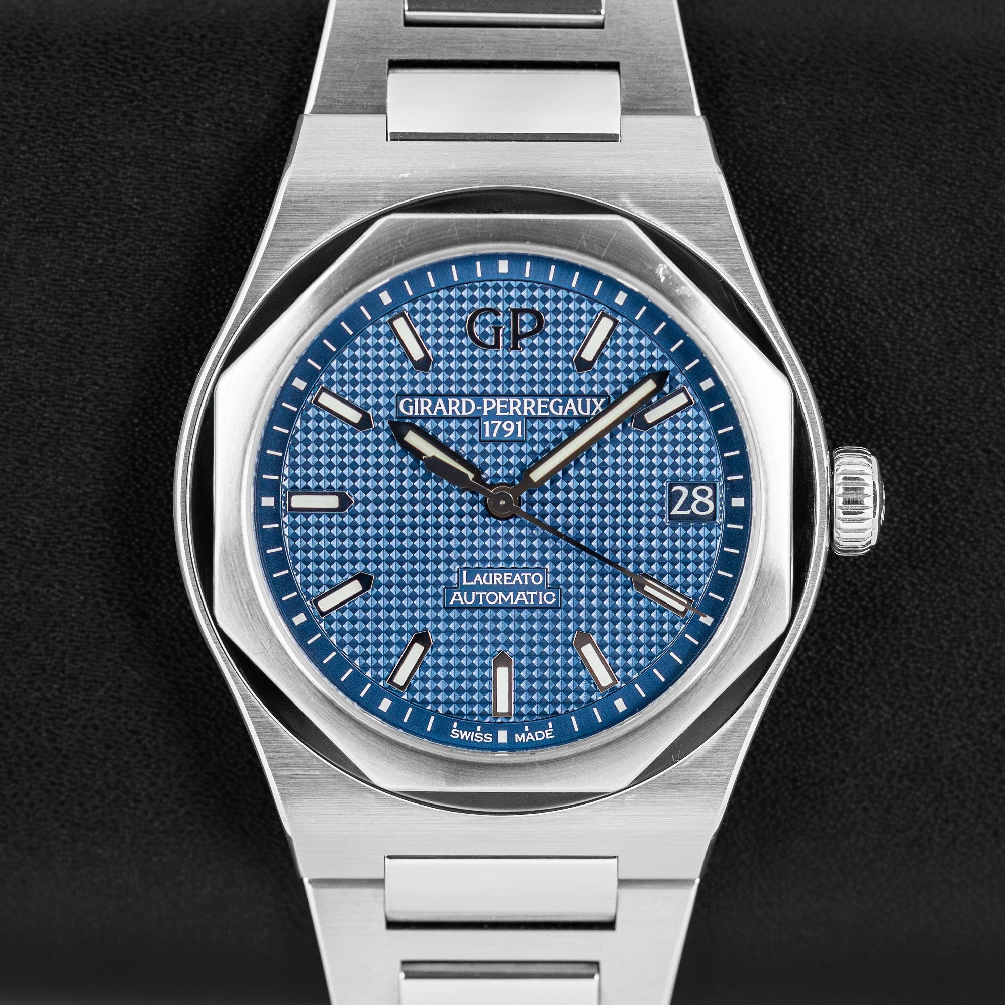 Girard Perregaux Laureato 81010-11-431-11A affordable sports watches lightweight cycling smart running swimming sports watches