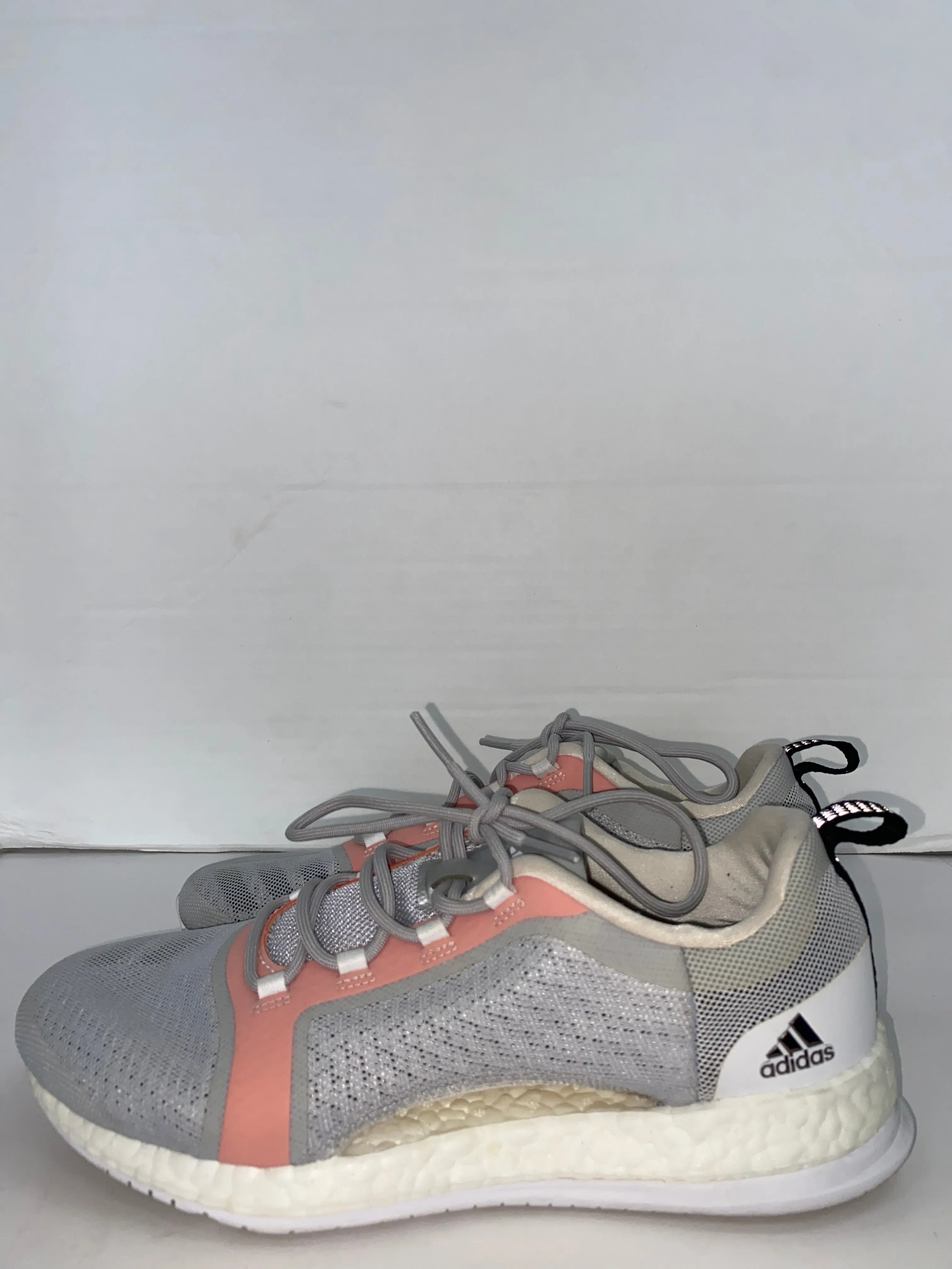Grey Shoes Athletic Adidas, Size 7.5 adidas