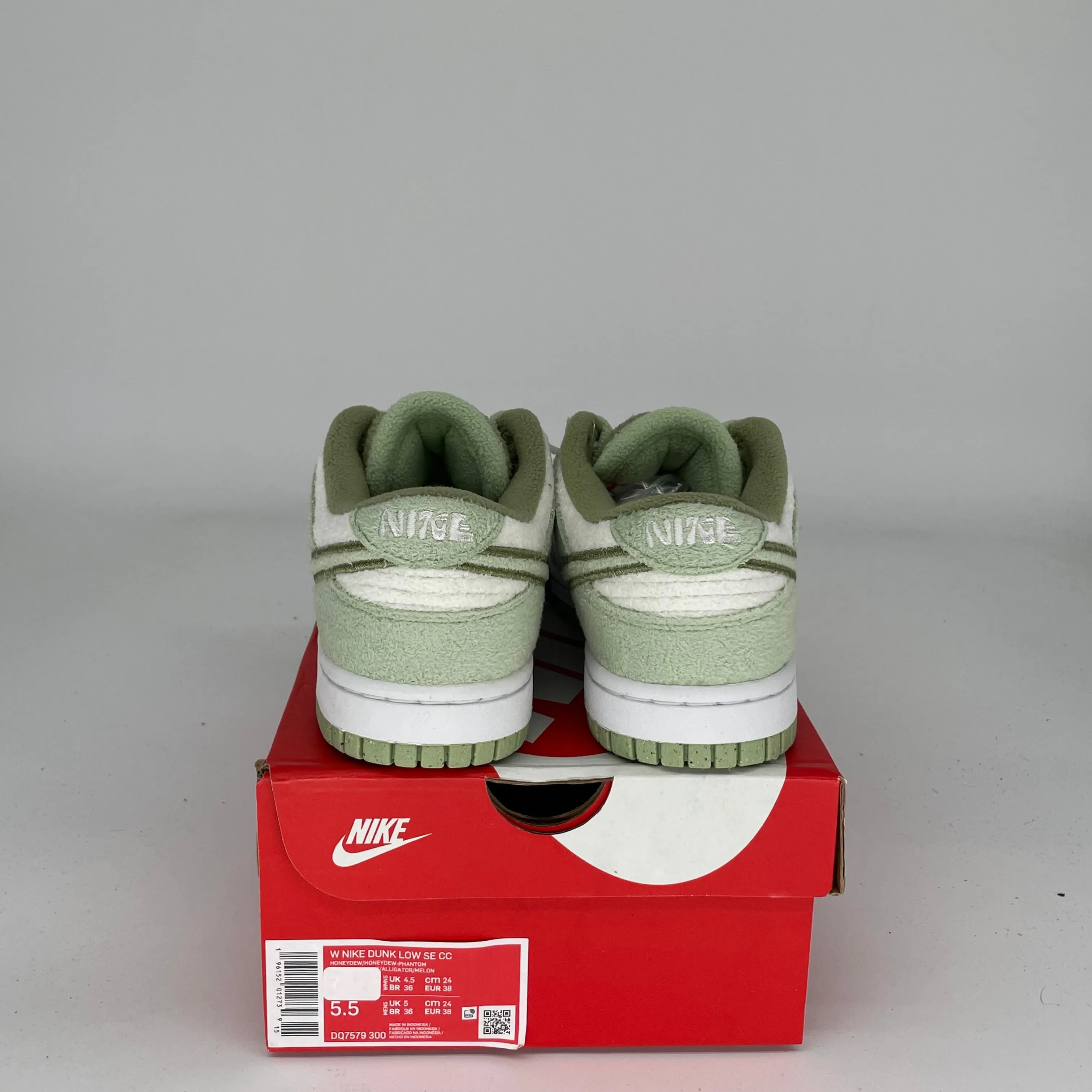 NIKE DUNK LOW FLEECE PACK HONEYDEW W SIZE 5.5/7W DQ7579-300