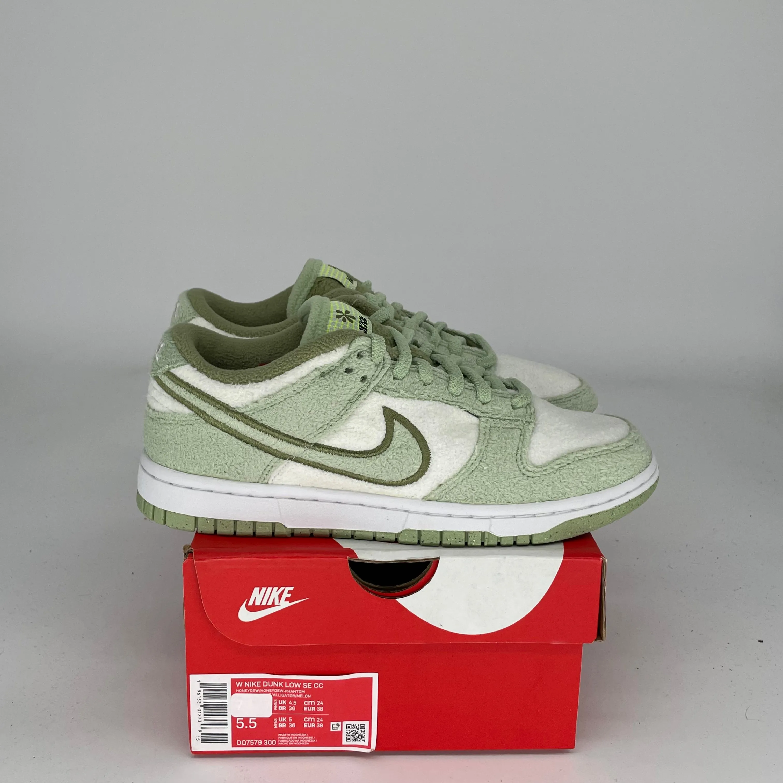 NIKE DUNK LOW FLEECE PACK HONEYDEW W SIZE 5.5/7W DQ7579-300
