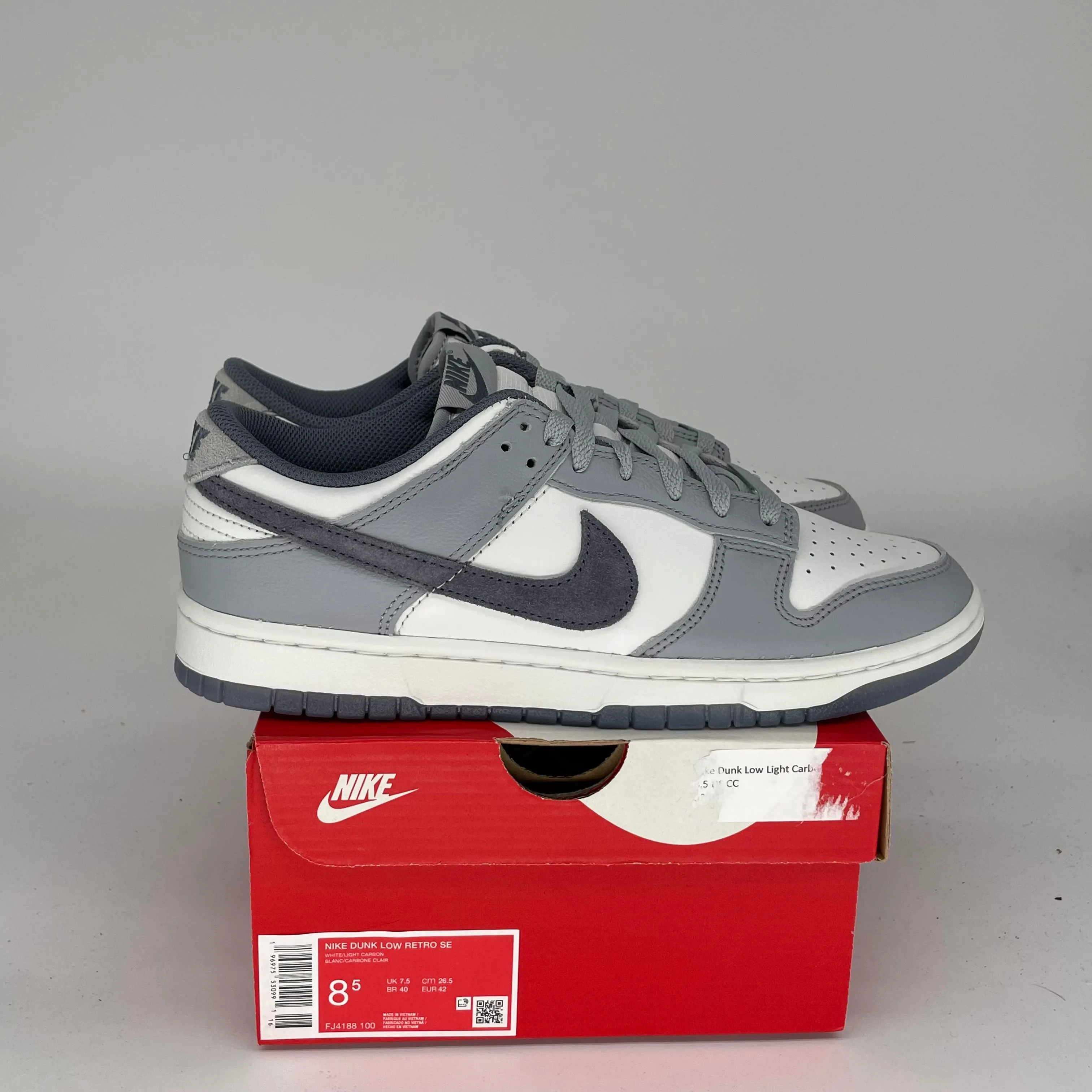 NIKE DUNK LOW LIGHT CARBON SIZE 8.5 FJ4188-100