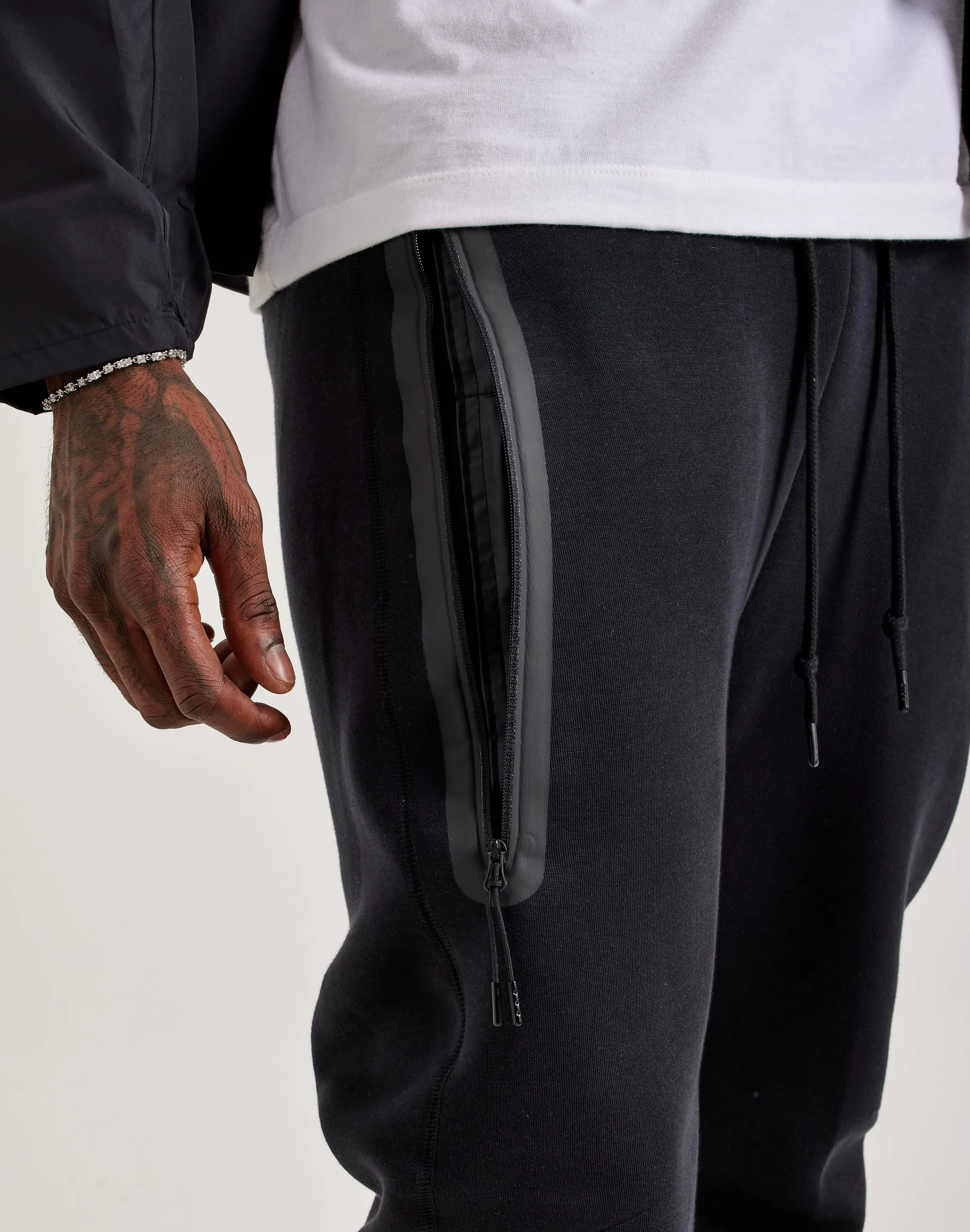 Nike Tech Fleece Slim-Fit Joggers