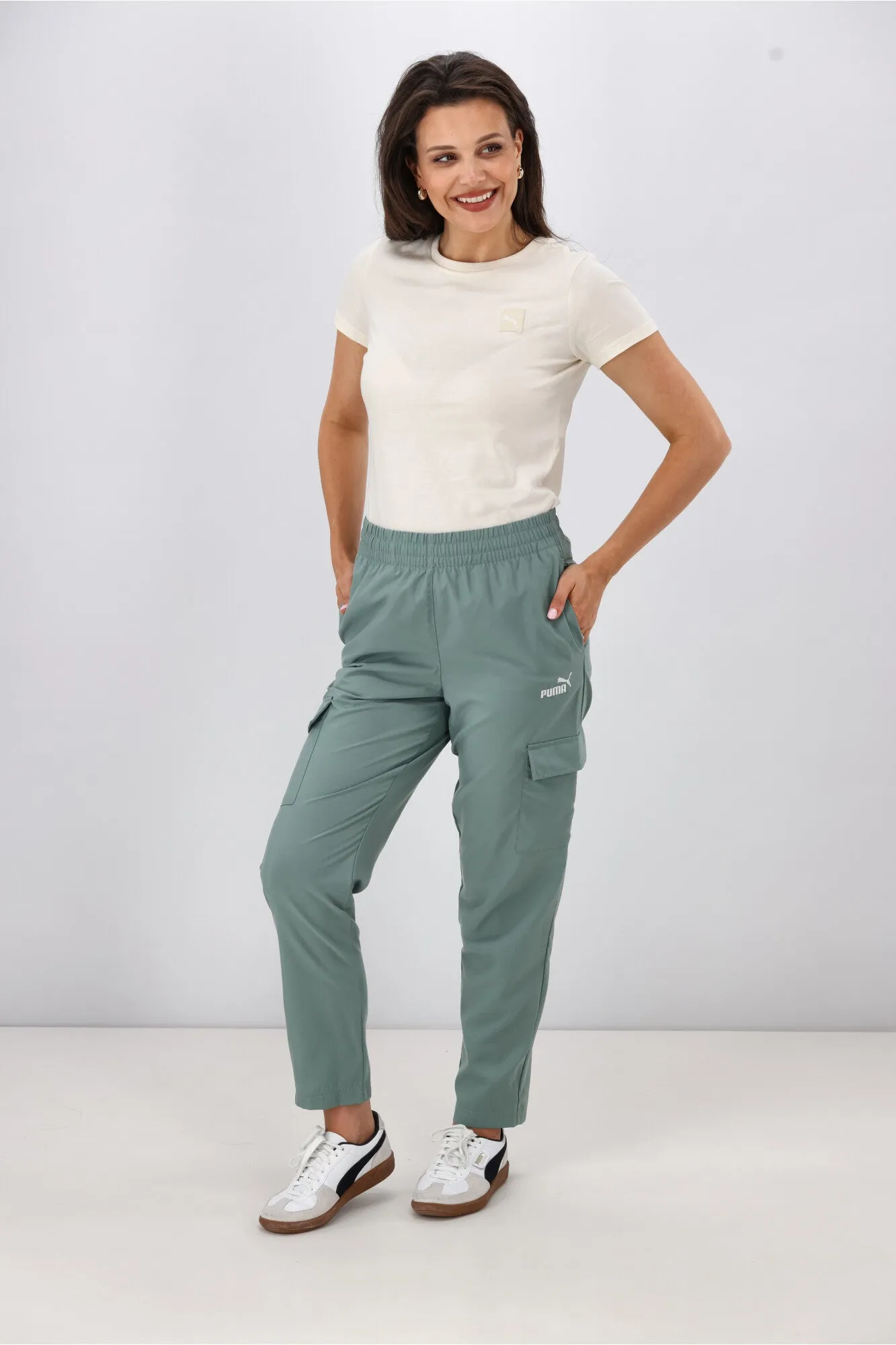 Puma ESS No 1 Logo Woven Cargo Pants op Green Moon