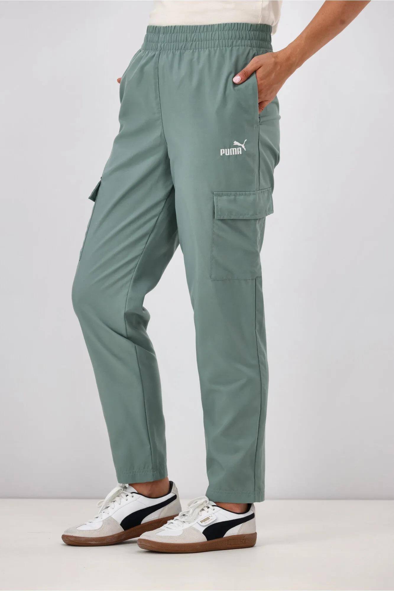 Puma ESS No 1 Logo Woven Cargo Pants op Green Moon