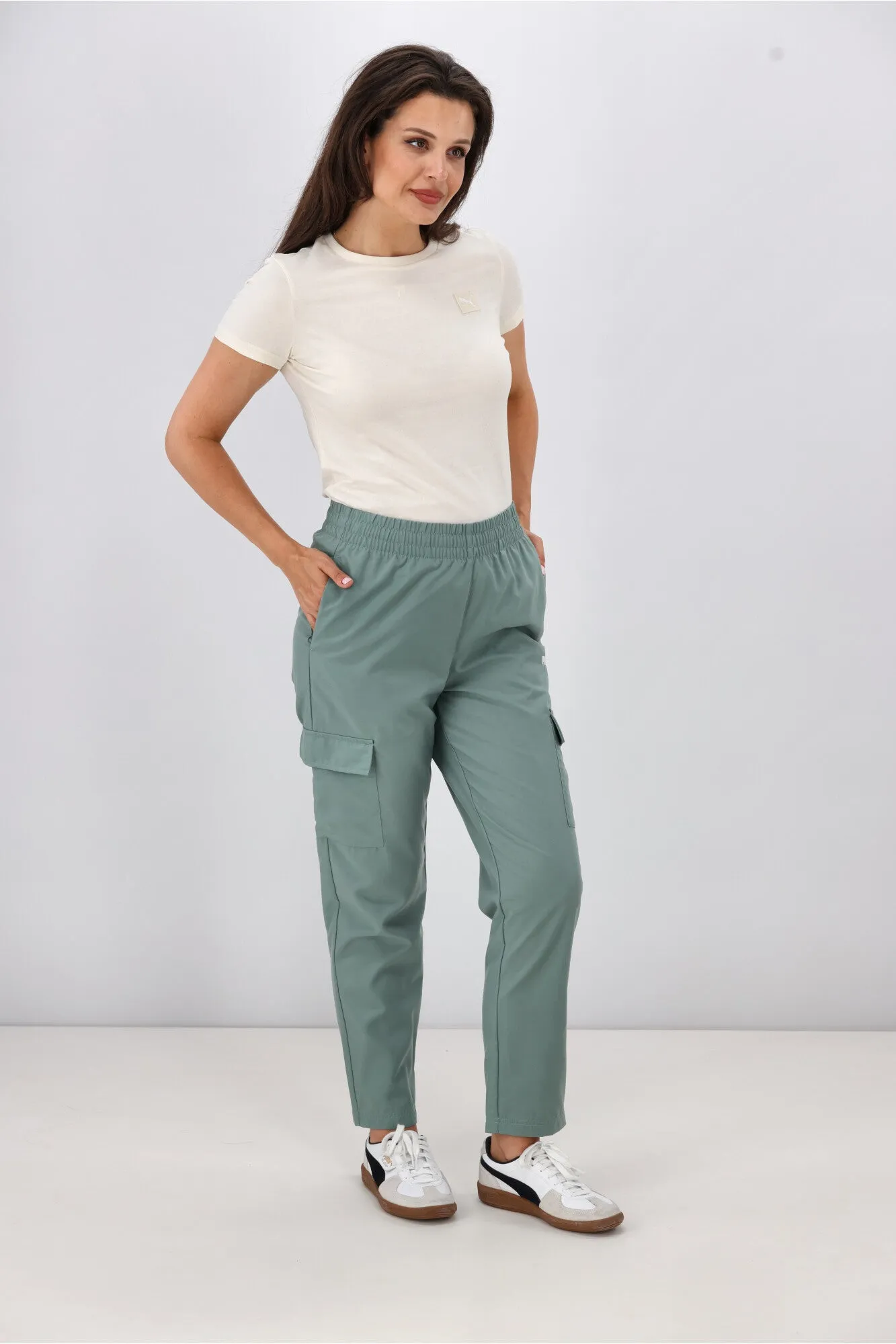 Puma ESS No 1 Logo Woven Cargo Pants op Green Moon