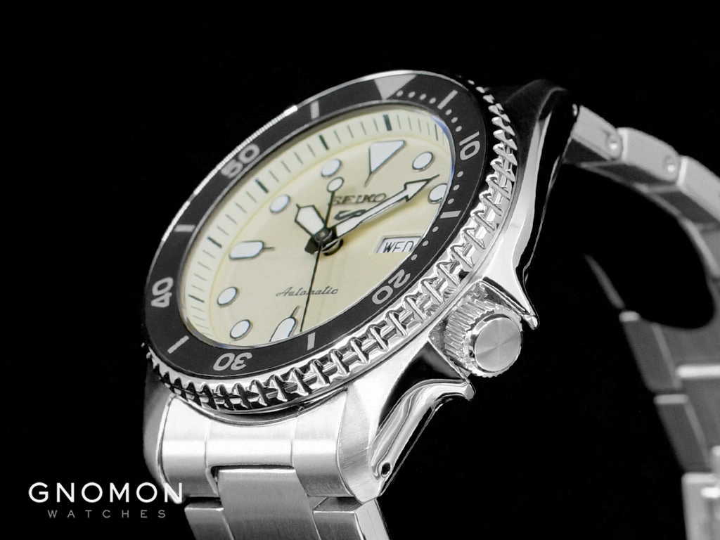 Seiko 5 Sports ??Sports Style?? 38mm Champagne White Ref. SBSA227