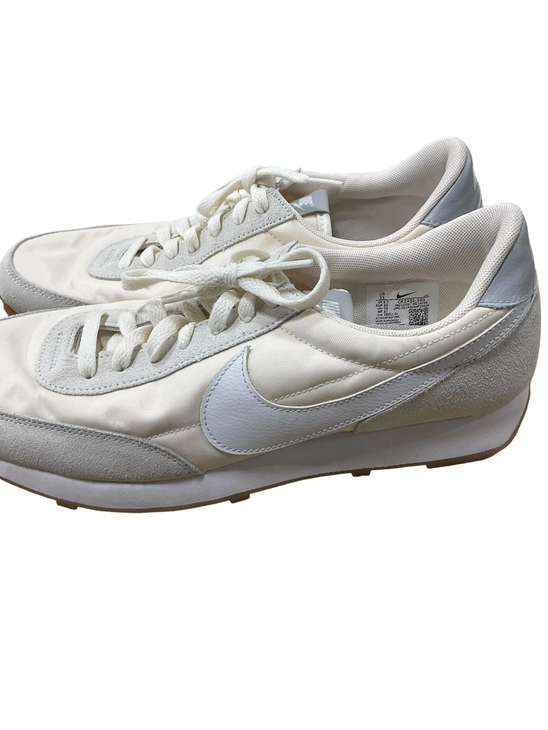 Shoes Athletic By Nike In Cream, Size: 11 nike