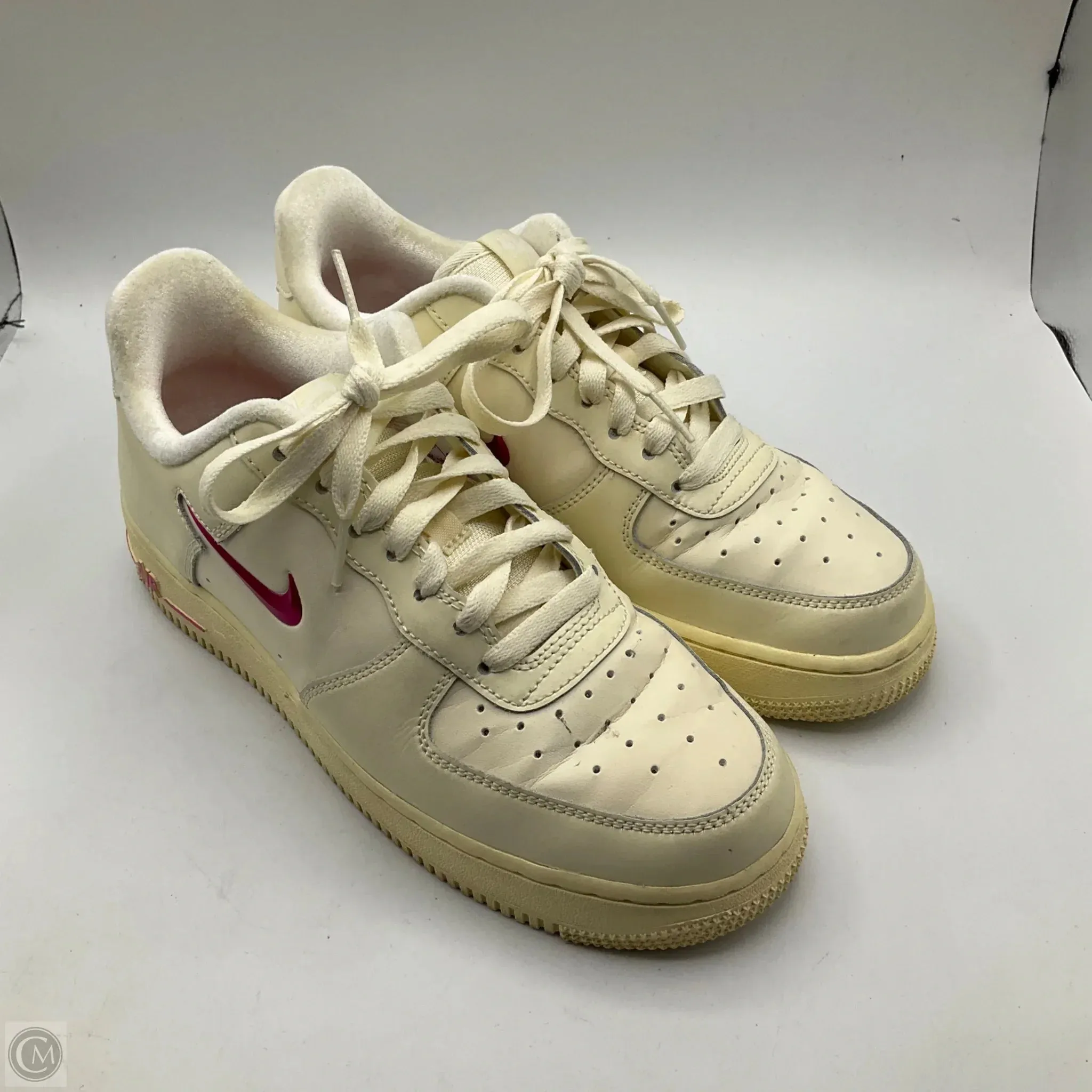 Shoes Athletic By Nike In Cream, Size: 8 nike