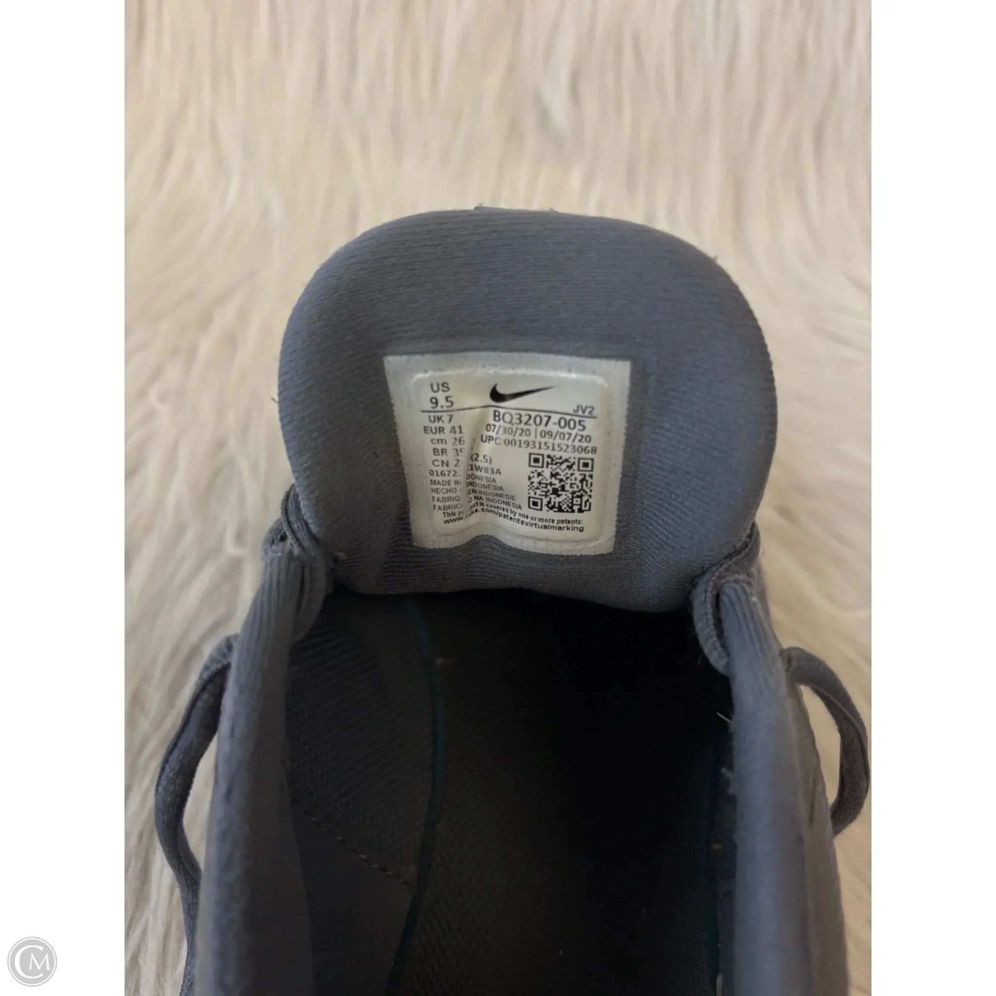 Shoes Athletic By Nike In Grey & White, Size: 9.5 nike