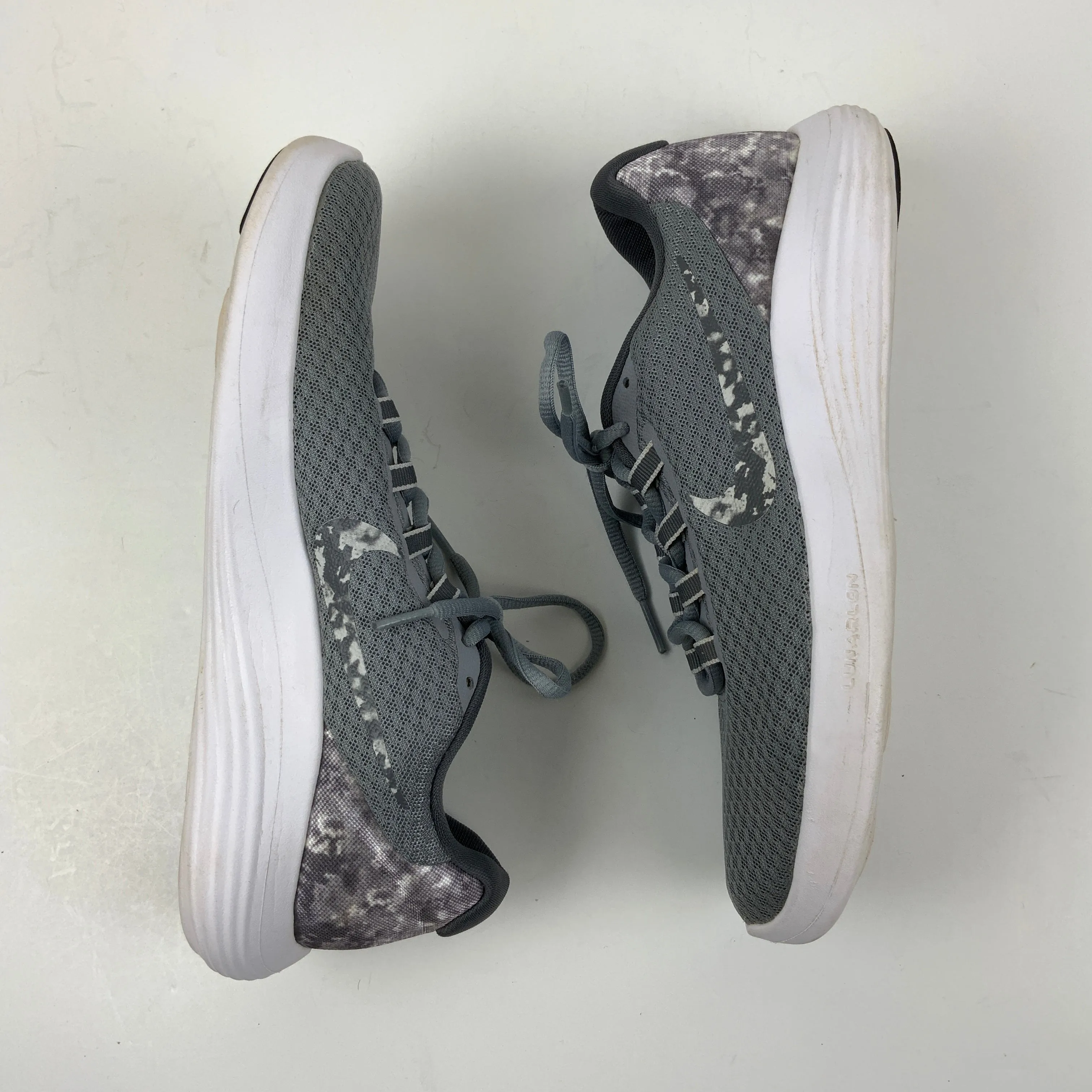 Shoes Athletic By Nike In Grey, Size: 8.5 nike