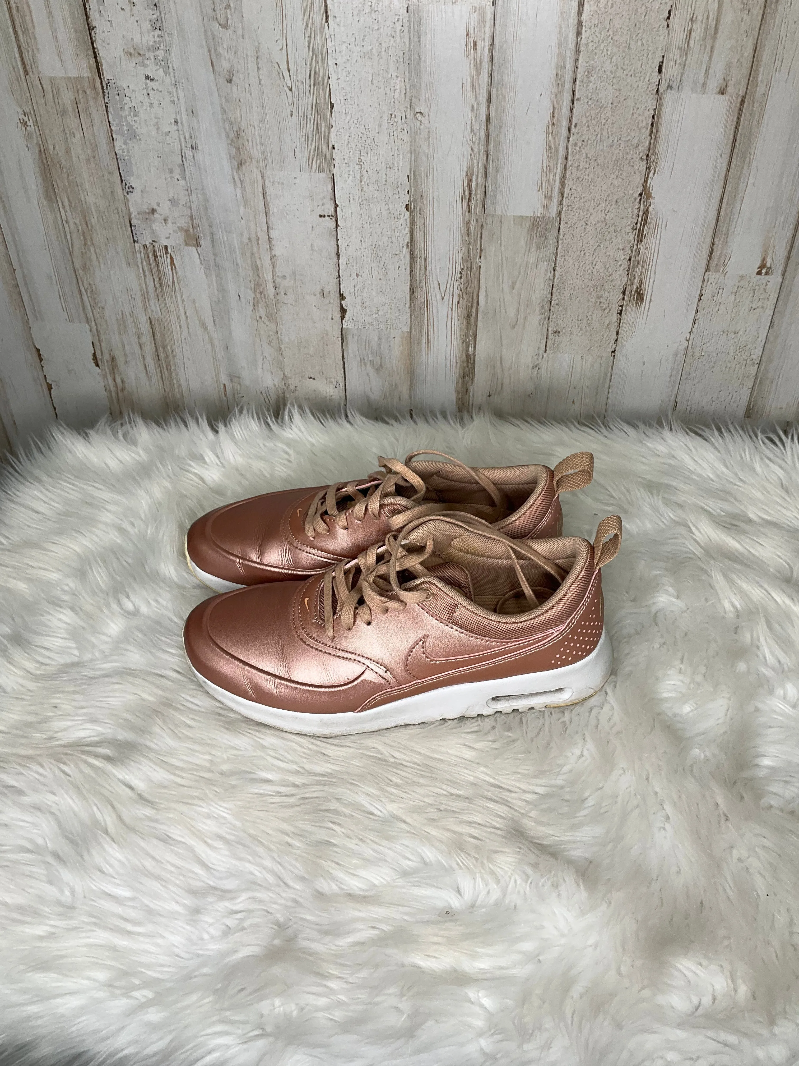Shoes Athletic By Nike  Size: 7.5 nike