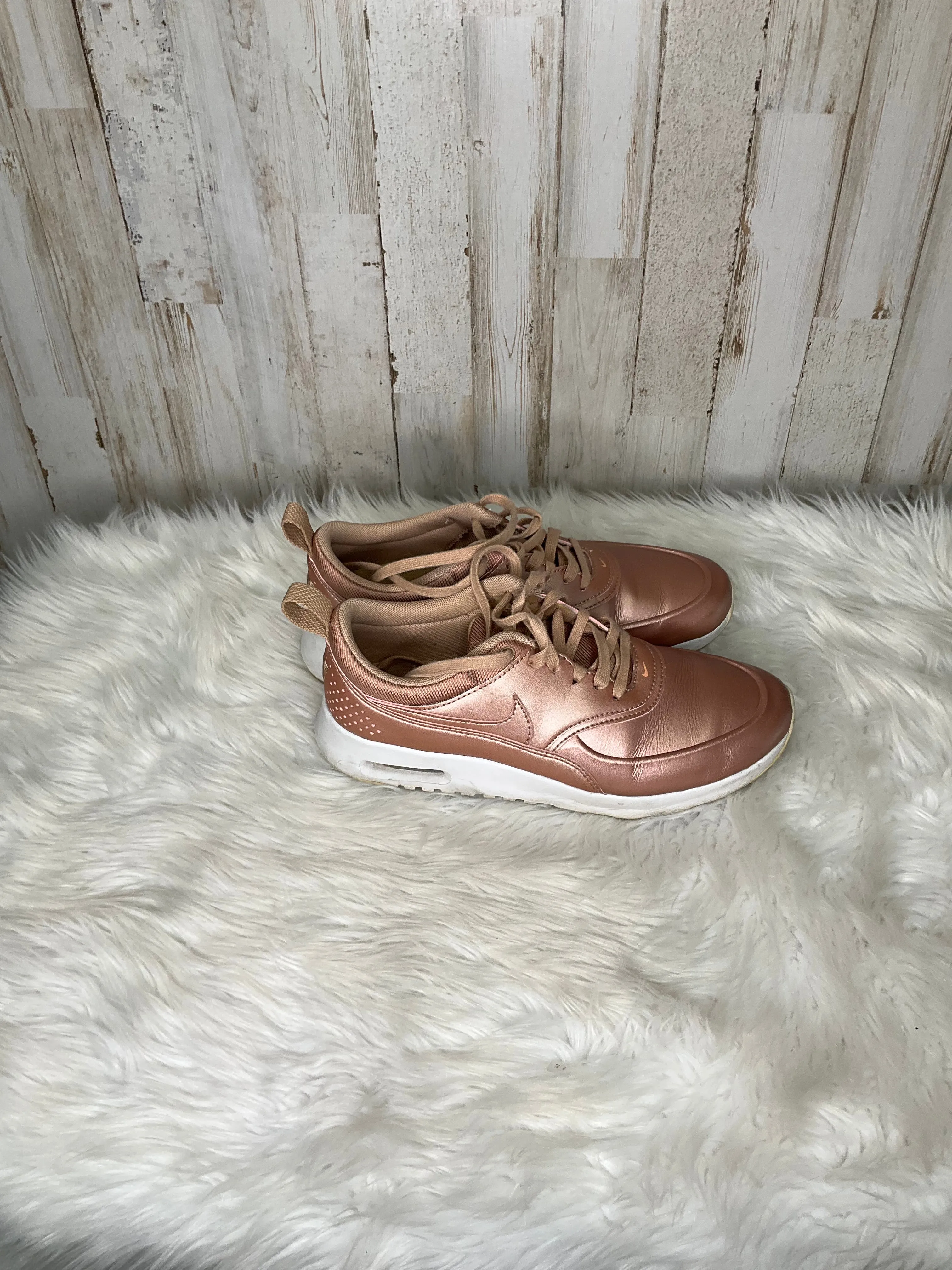 Shoes Athletic By Nike  Size: 7.5 nike