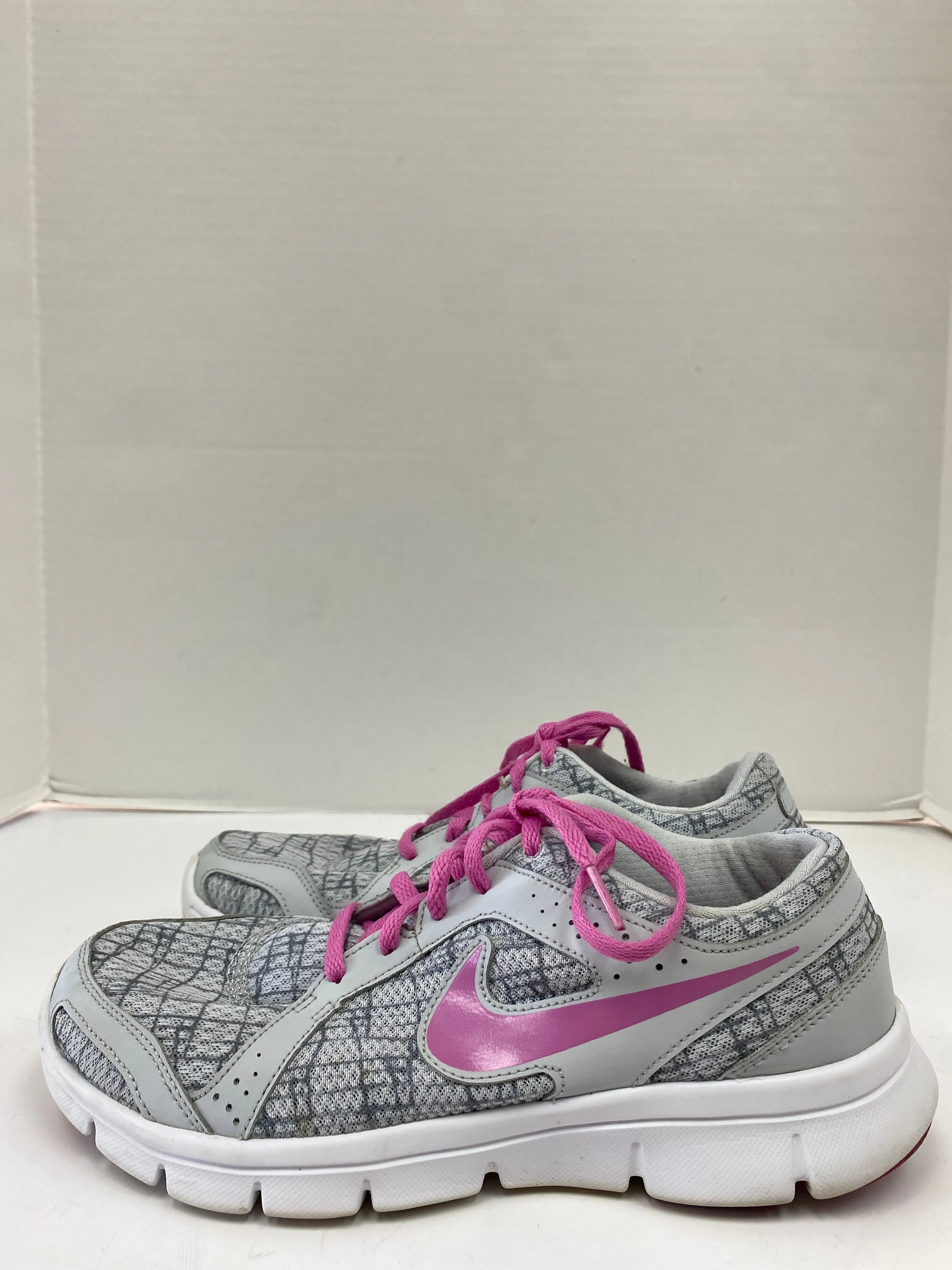 Shoes Athletic By Nike  Size: 8 nike