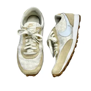 Shoes Sneakers By Nike In Cream & Tan, Size: 8.5 nike