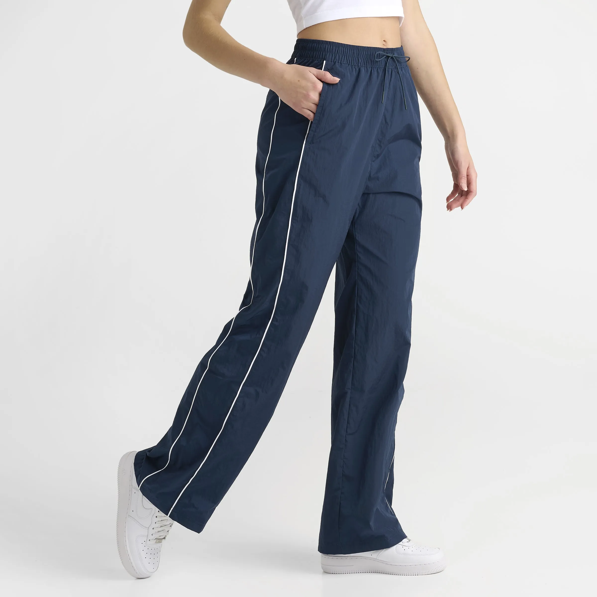 Womens Nike Nike Women's High-Waisted Woven Open-Hem Pants Armory Navy / White