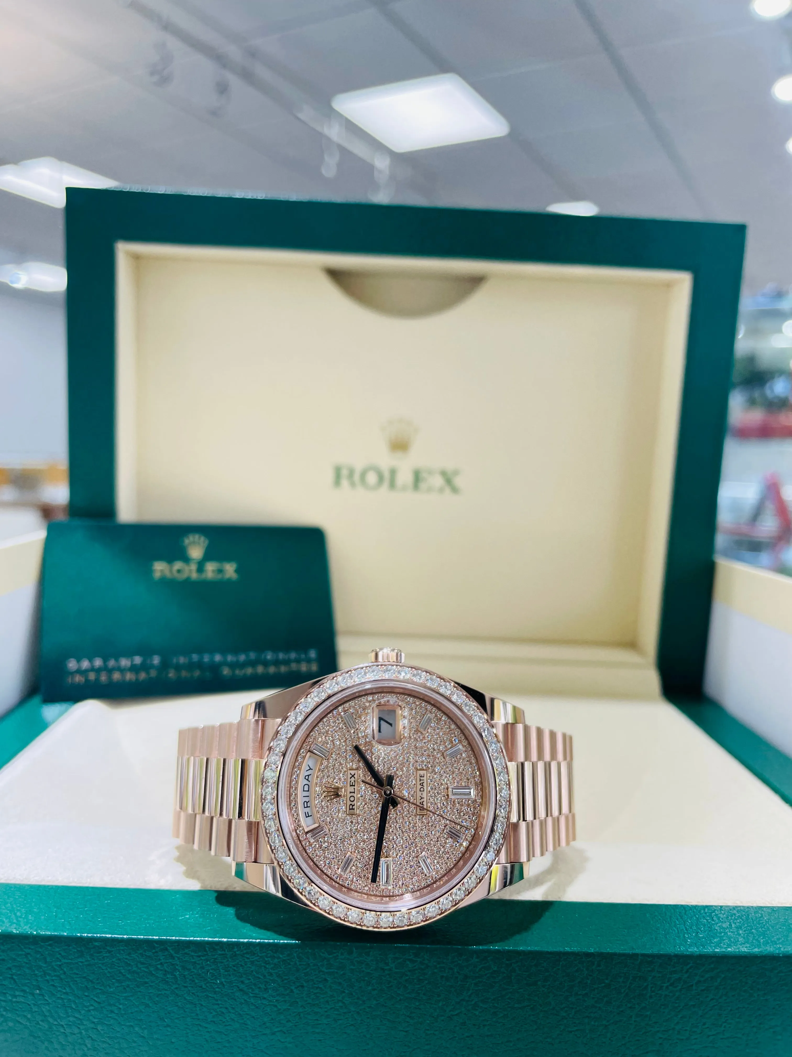  x 228345RBR Day-Date 40 Factory Pave Diamond Dial Factory Diamond Bezel President Bracelet Rose Gold