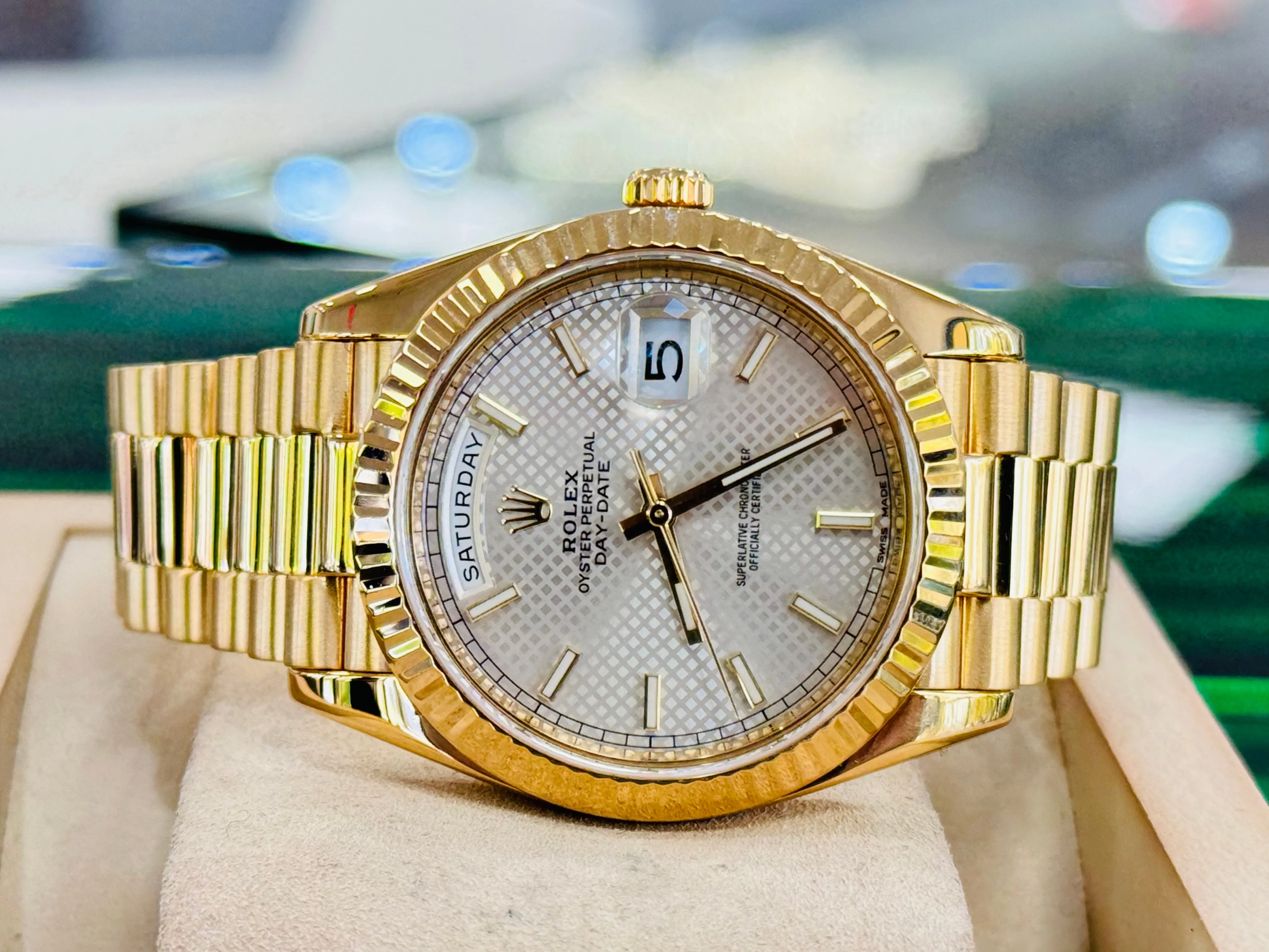  x Day-Date 228238 40mm 18K Yellow Gold Silver Motif Dial MINT
