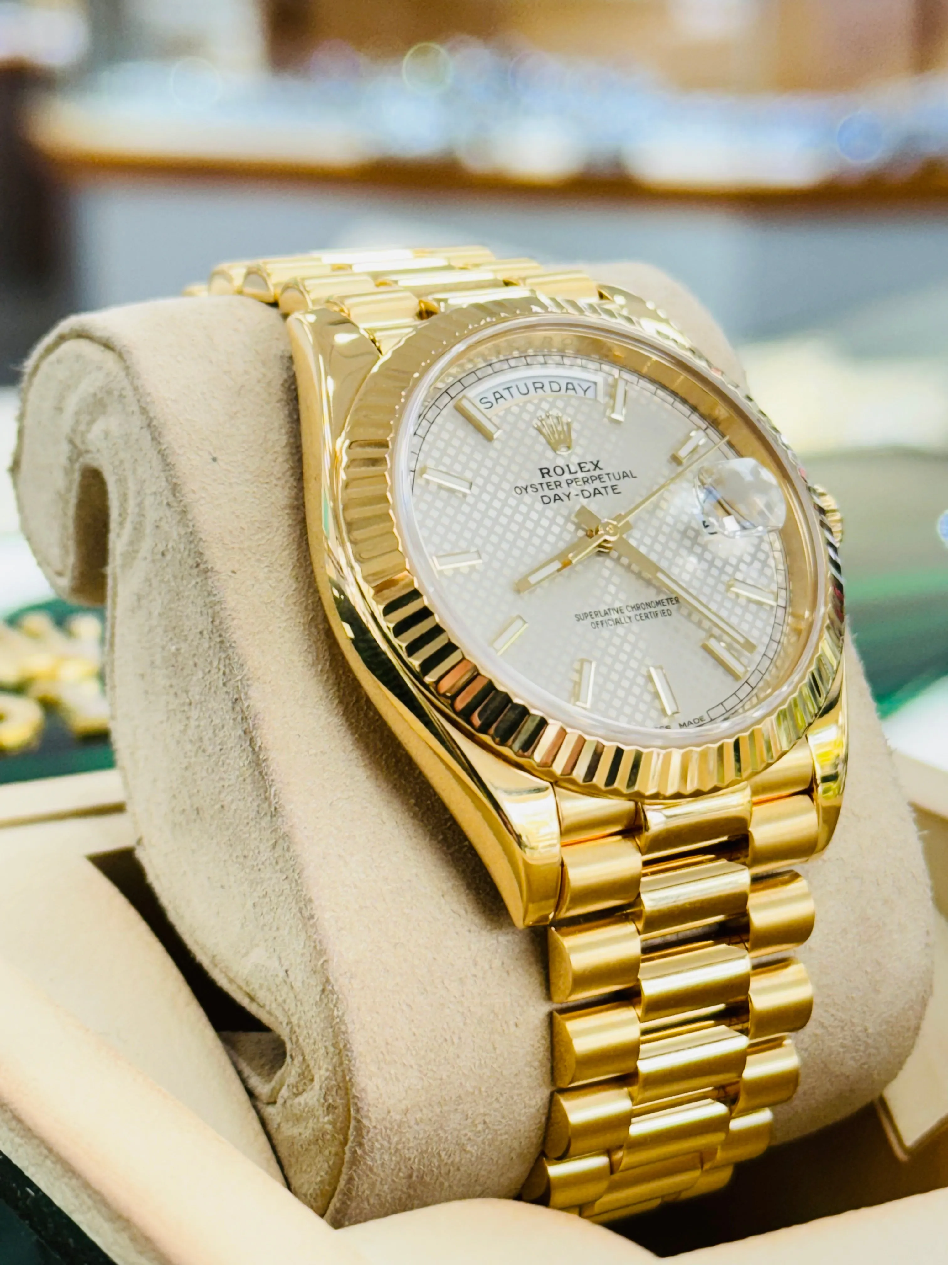   x Day-Date 228238 40mm 18K Yellow Gold Silver Motif Dial MINT