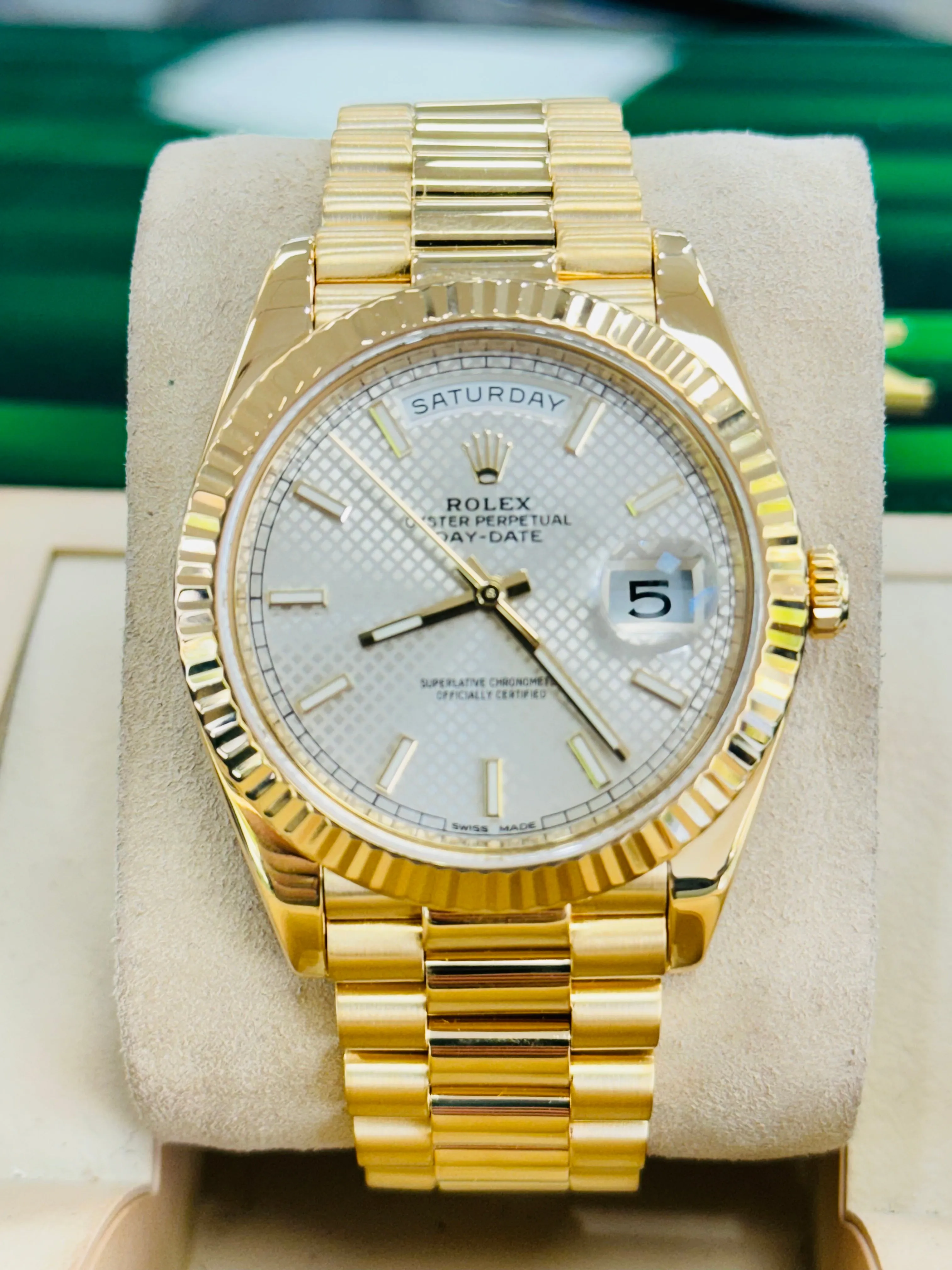   x Day-Date 228238 40mm 18K Yellow Gold Silver Motif Dial MINT   x day?date watch day date waterproof watch