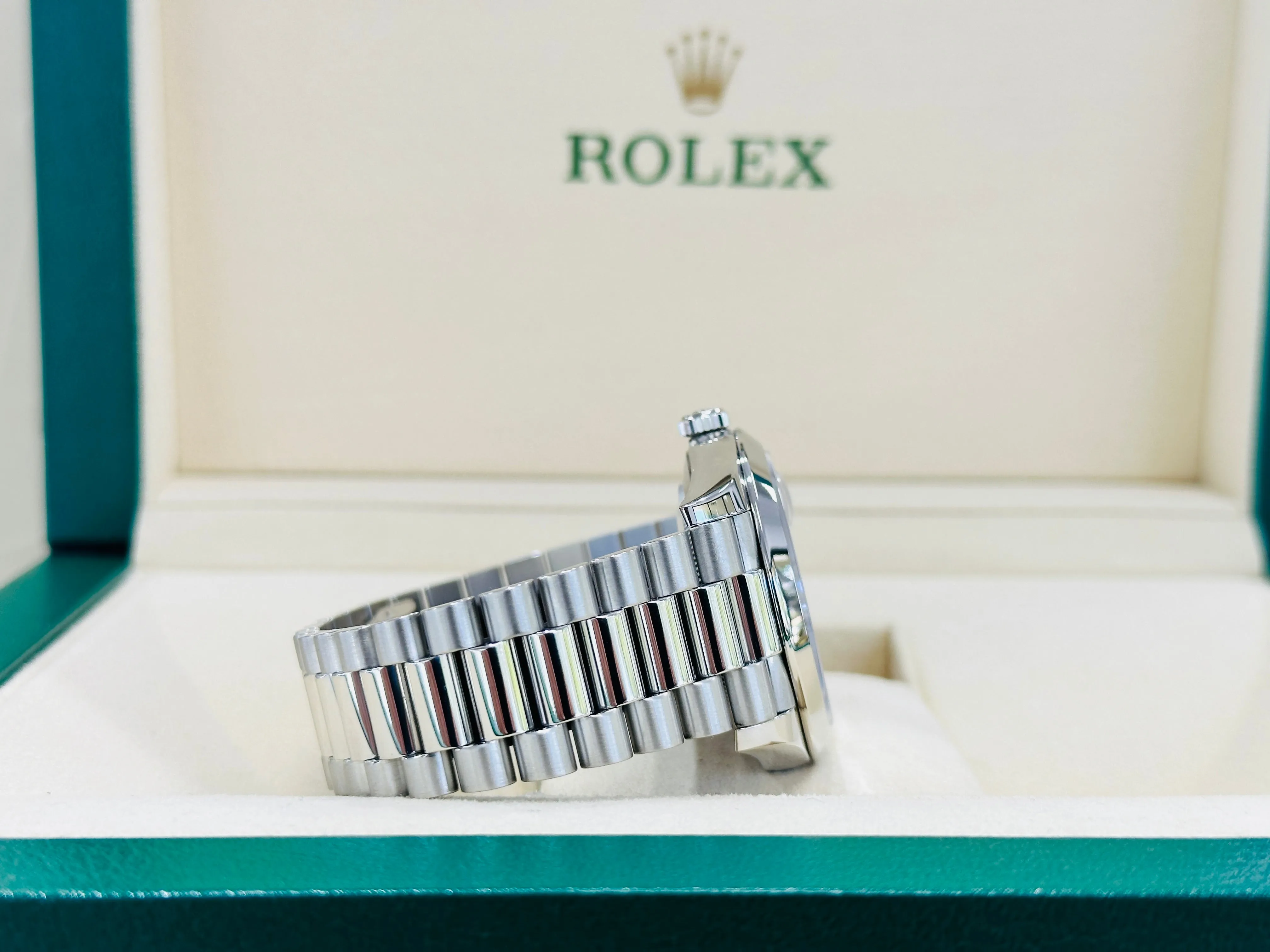   x Day-Date 40 228206 Platinum Blue Roman PreOwned