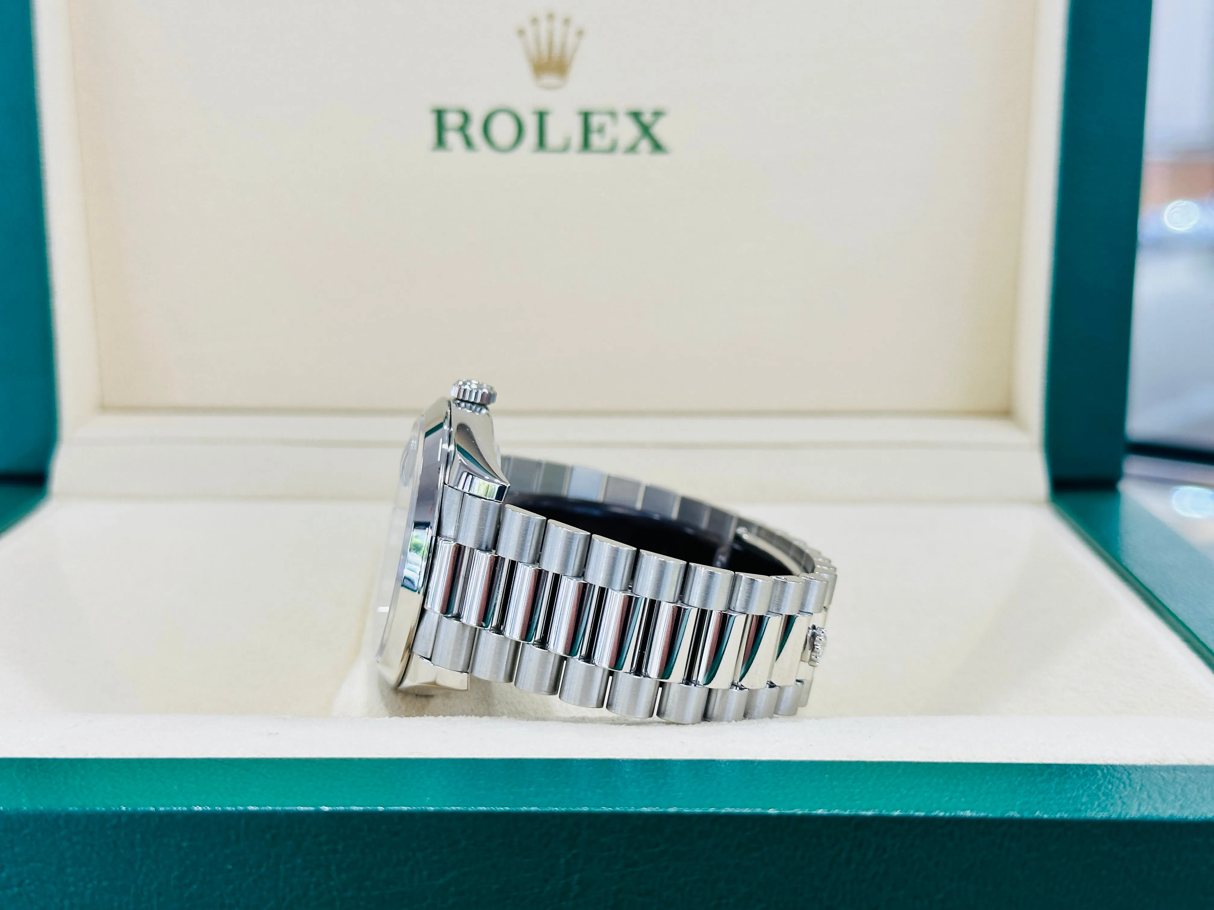   x Day-Date 40 228206 Platinum Blue Roman PreOwned