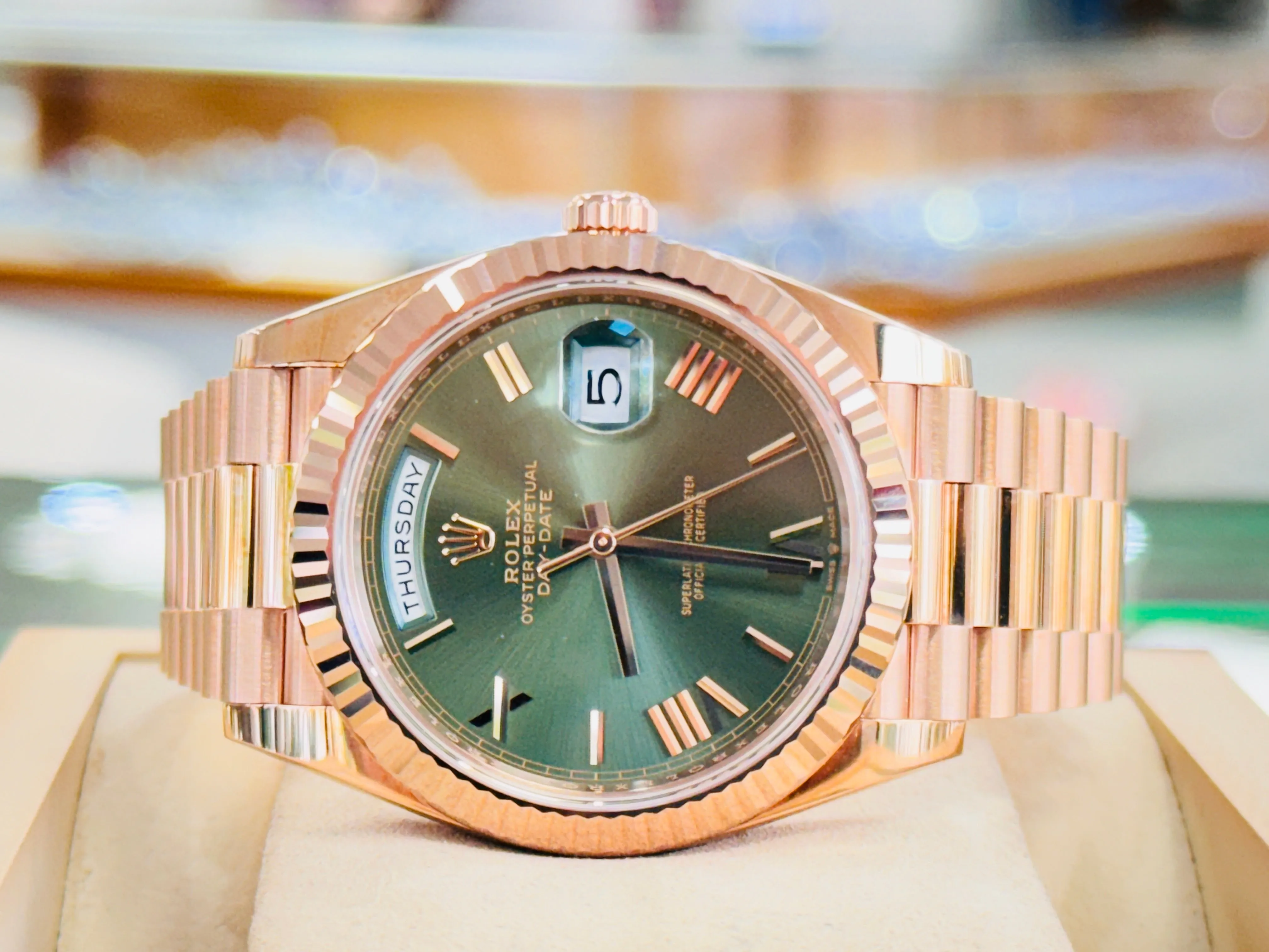   x Day-Date 40 228235 Olive Green President Rose Gold Box and Papers Unworn