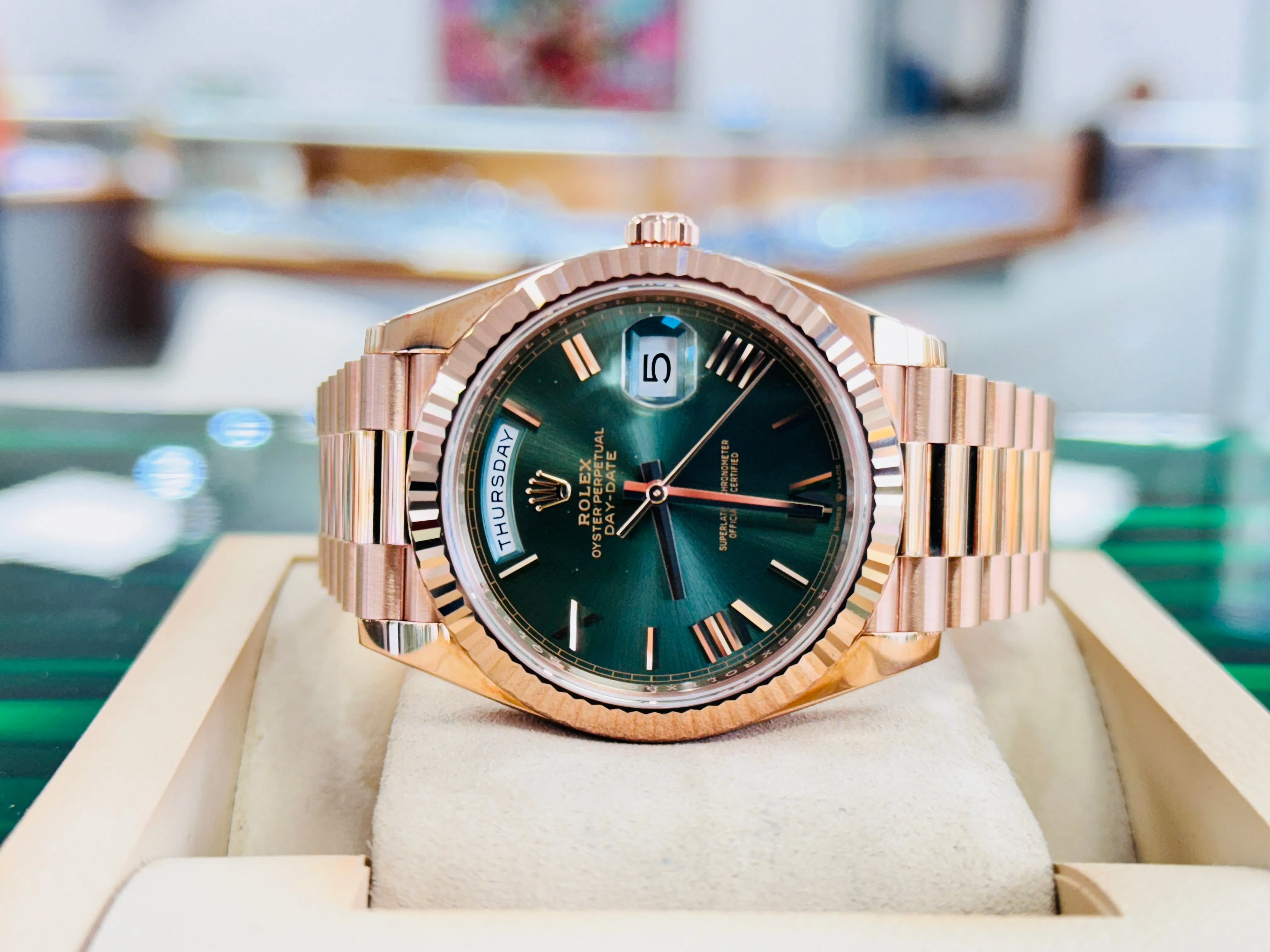   x Day-Date 40 228235 Olive Green President Rose Gold Box and Papers Unworn