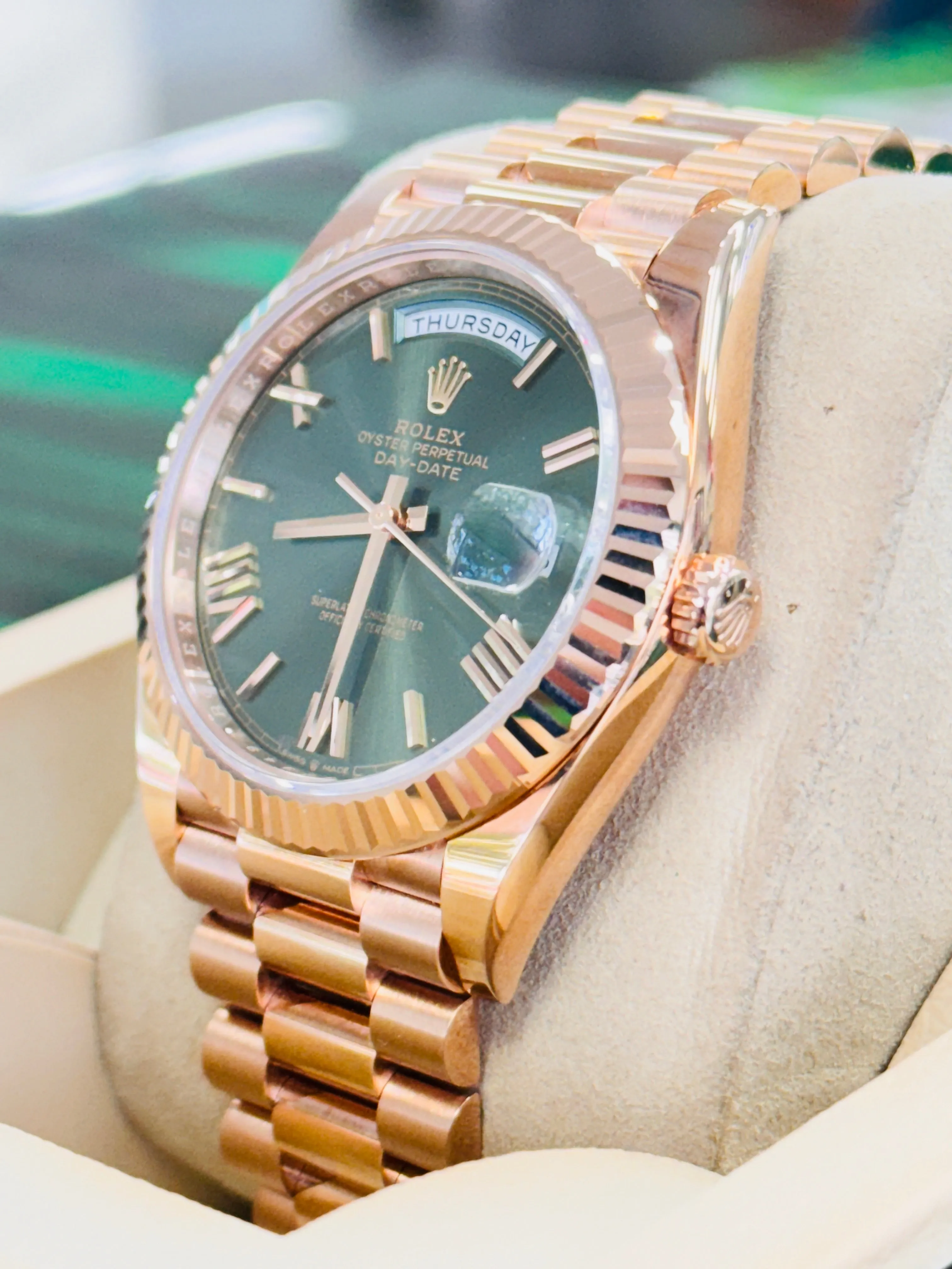  x Day-Date 40 228235 Olive Green President Rose Gold Box and Papers Unworn