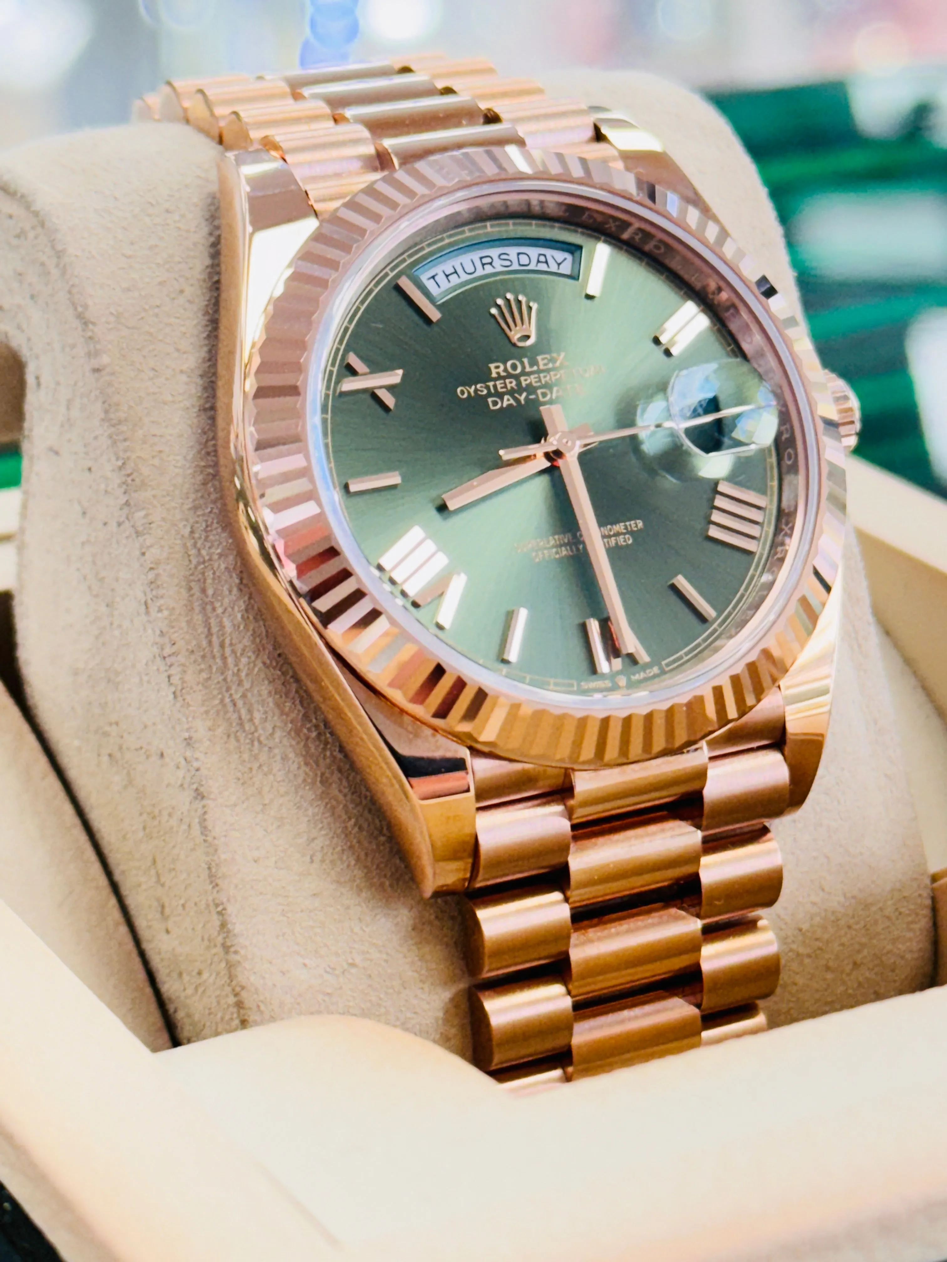   x Day-Date 40 228235 Olive Green President Rose Gold Box and Papers Unworn