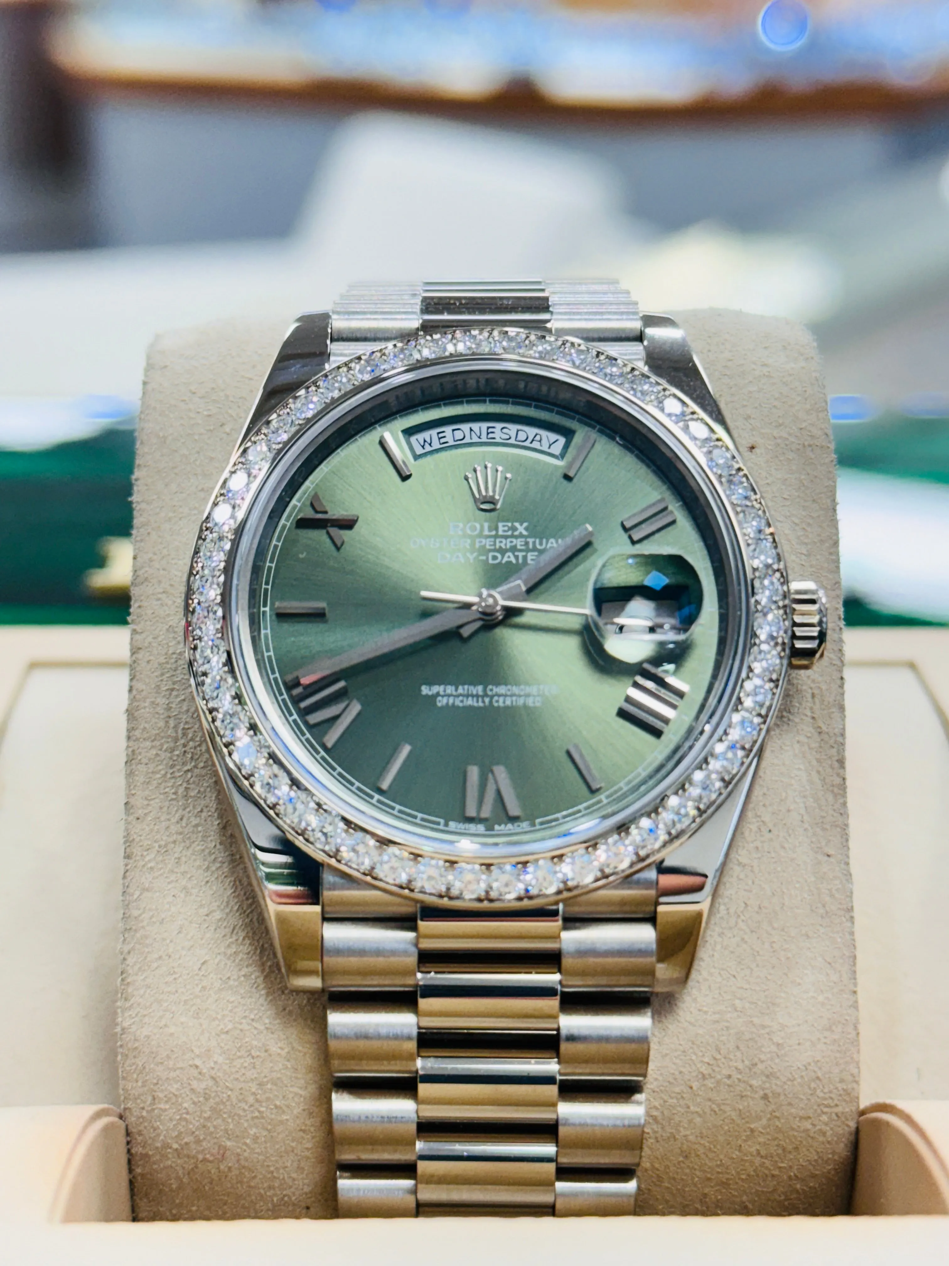   x Day-Date 40 228349RBR President 18K White Gold Olive Green Dial Factory Diamond Bezel MINT
