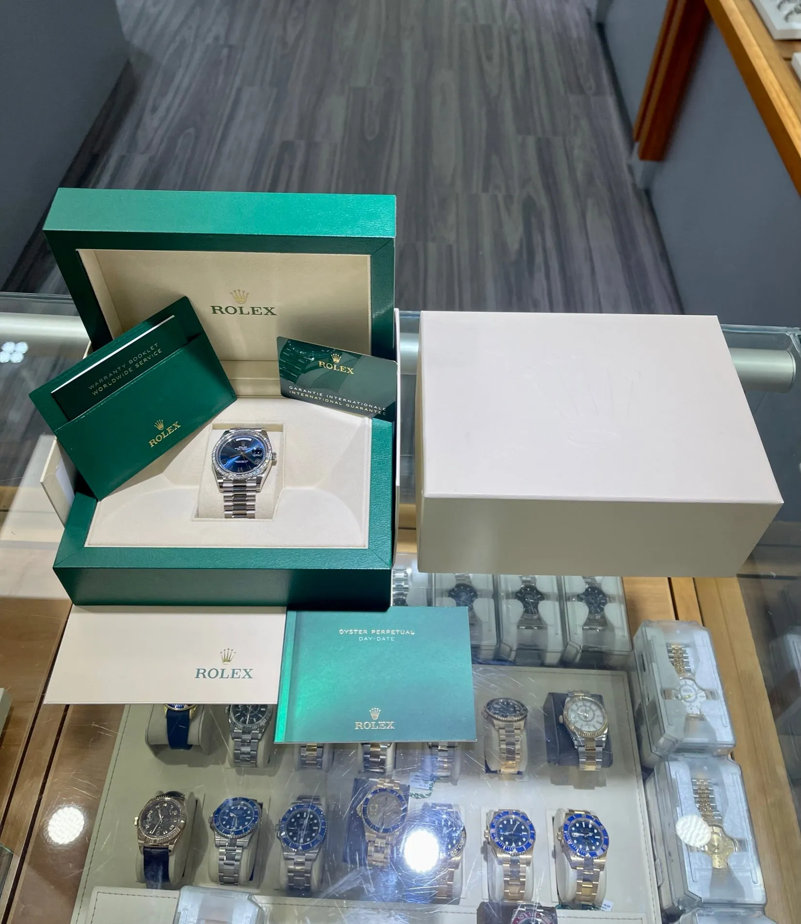   x Oyster Perpetual Day-Date 40  228349RBR Blue Roman Factory Diamond Bezel UNWORN