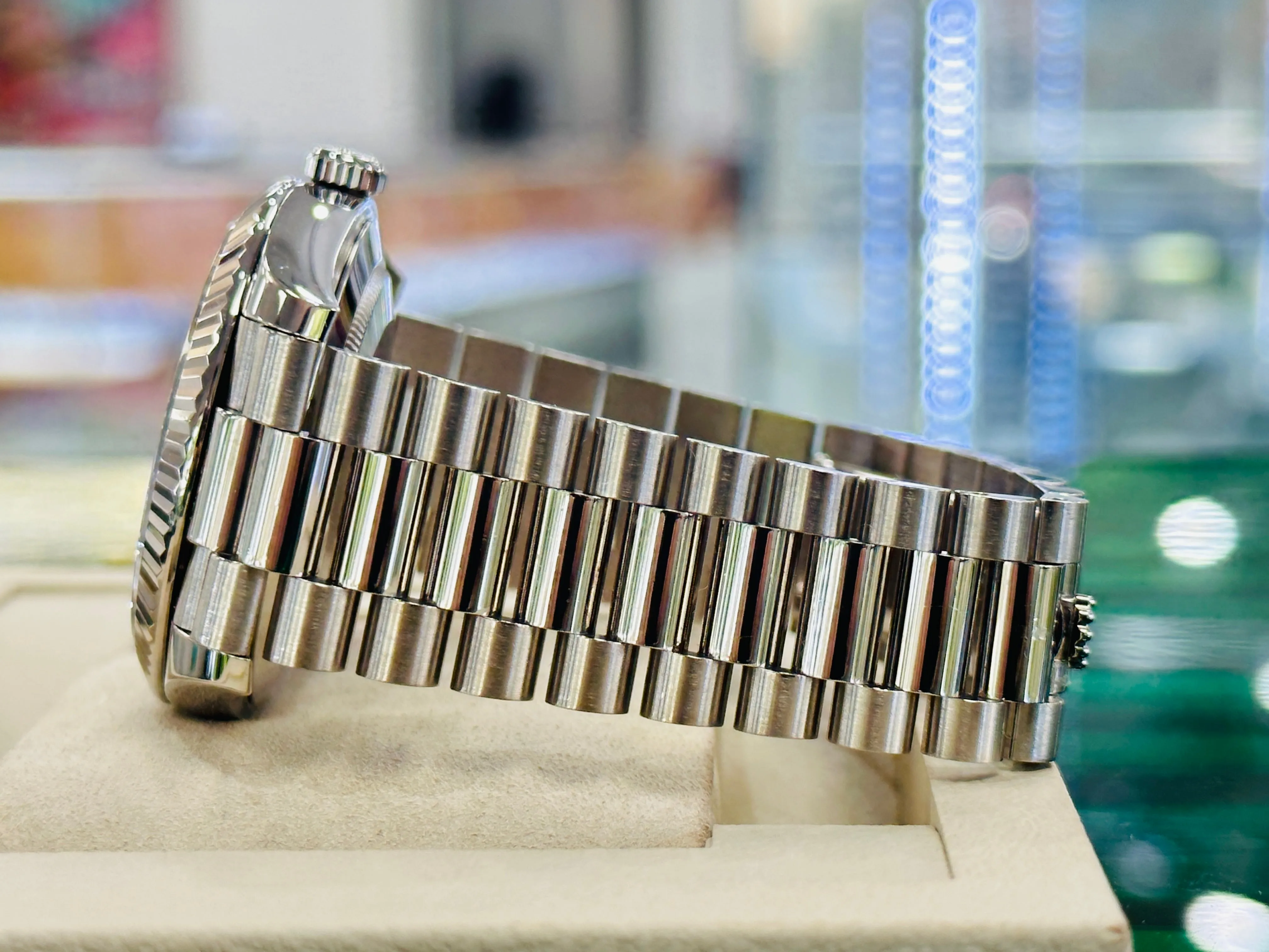   x President Day-Date 40 228239 18k White Gold Fluted Bezel Black Index Dial Box and Papers