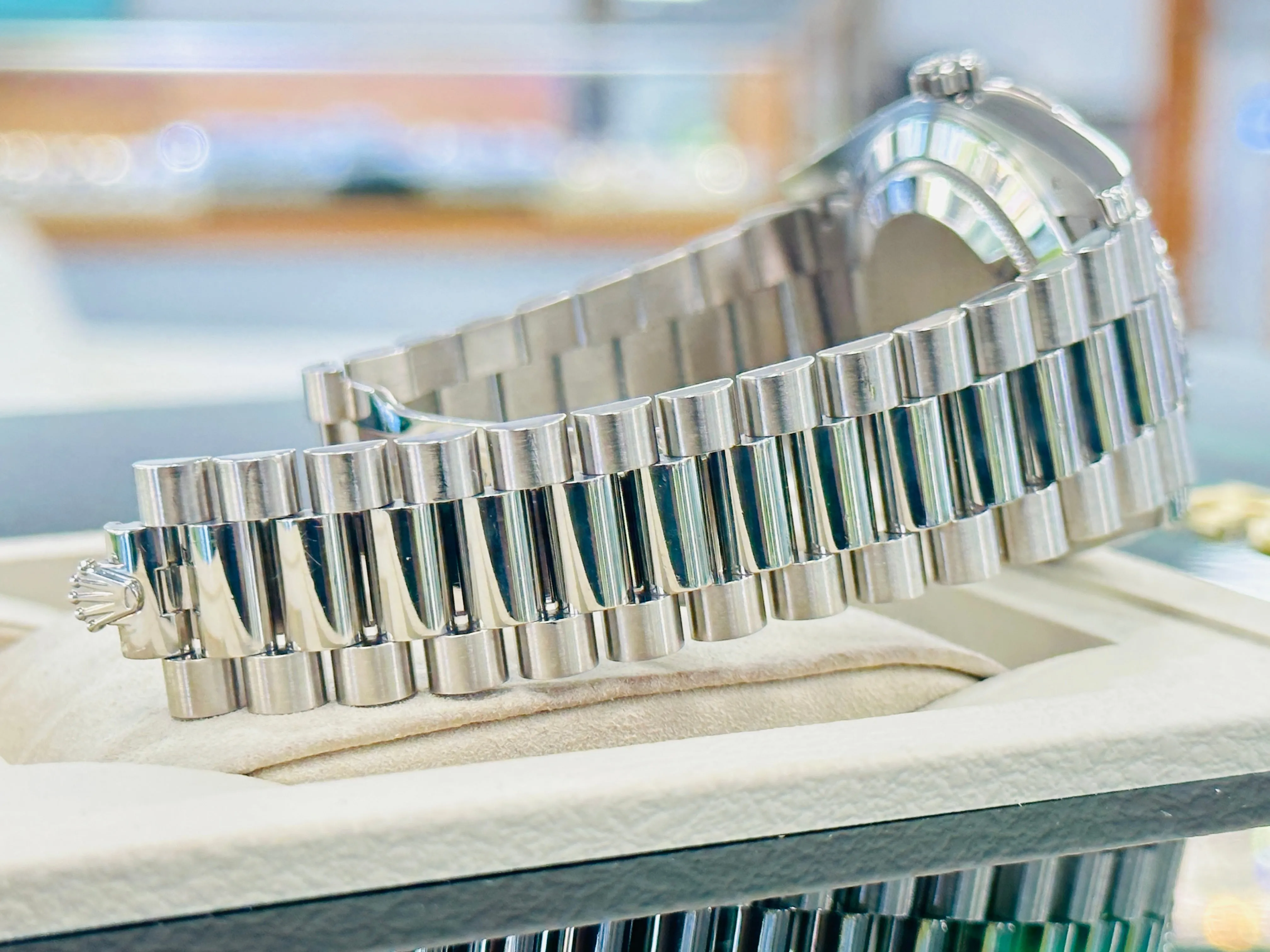   x President Day-Date 40 228239 18k White Gold Fluted Bezel Black Index Dial Box and Papers